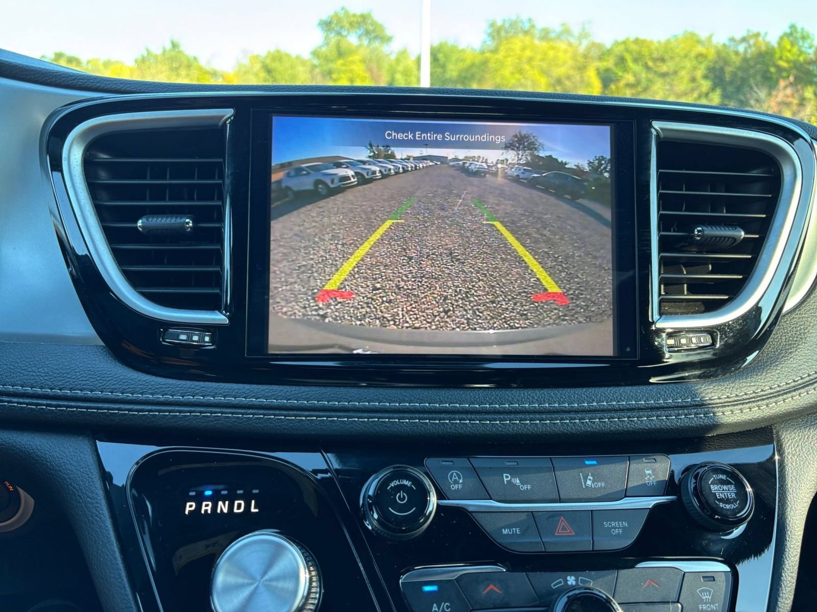 Thumbnail: 2025 Chrysler Pacifica - 26
