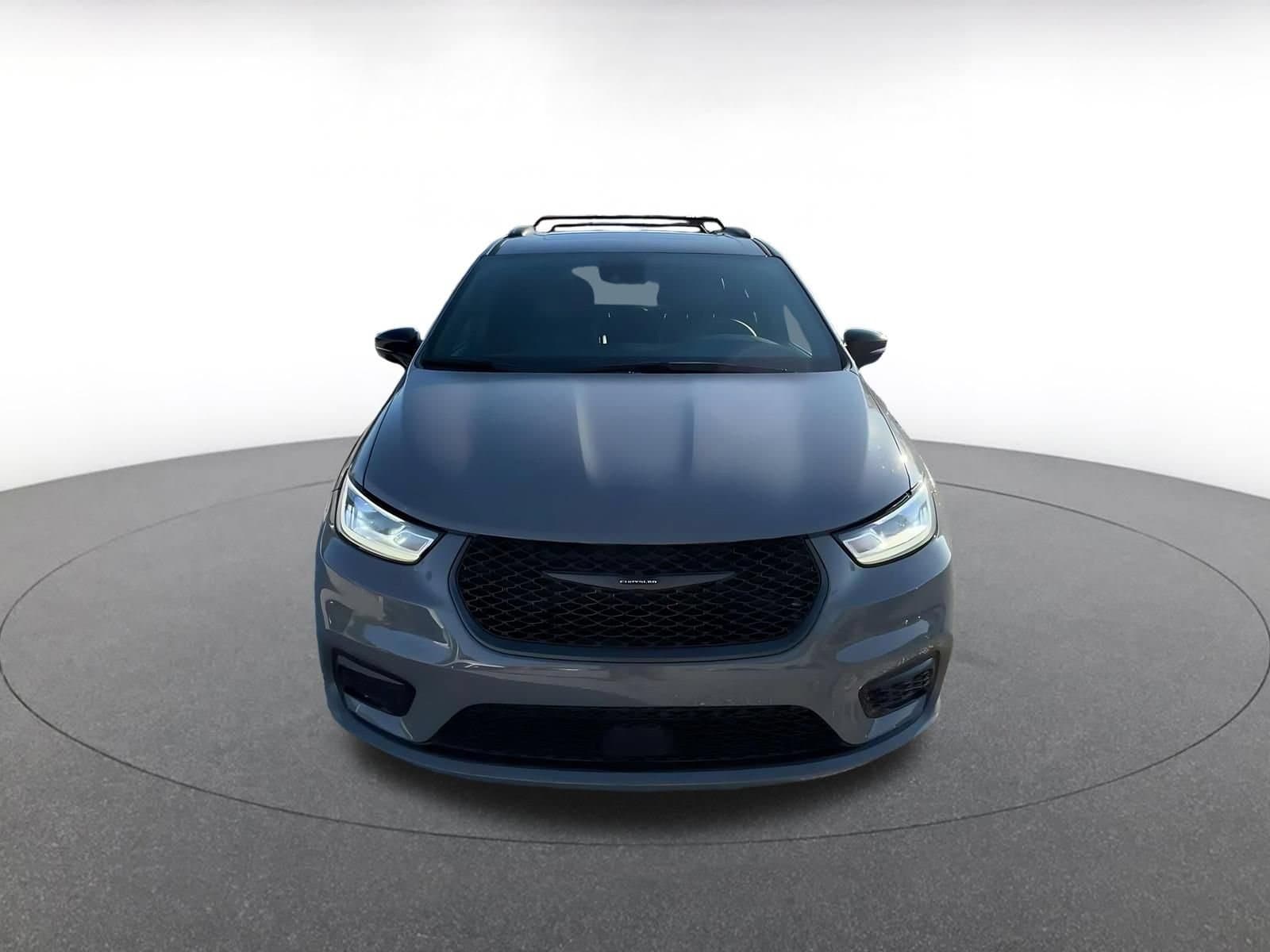 Thumbnail: 2025 Chrysler Pacifica - 4
