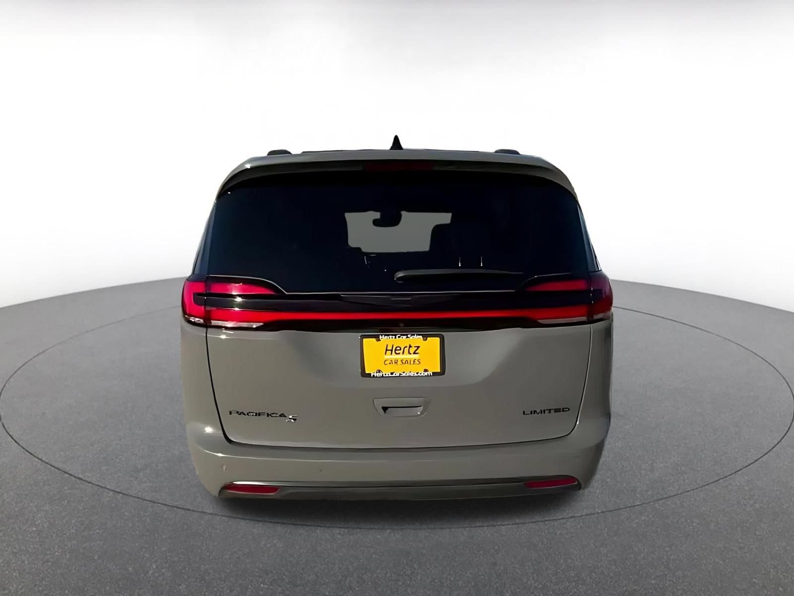 Thumbnail: 2025 Chrysler Pacifica - 12