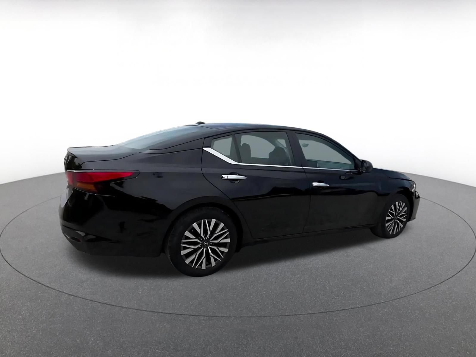 Thumbnail: 2025 Nissan Altima - 13