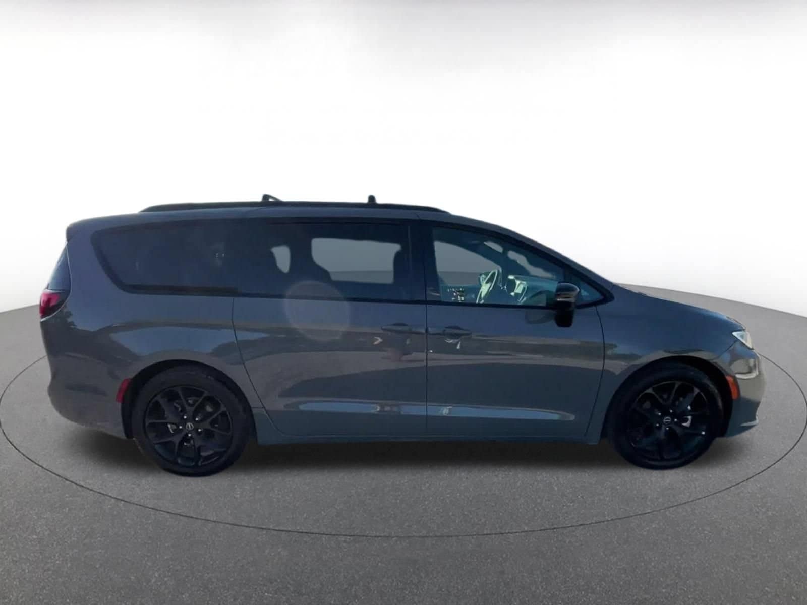 Thumbnail: 2025 Chrysler Pacifica - 15