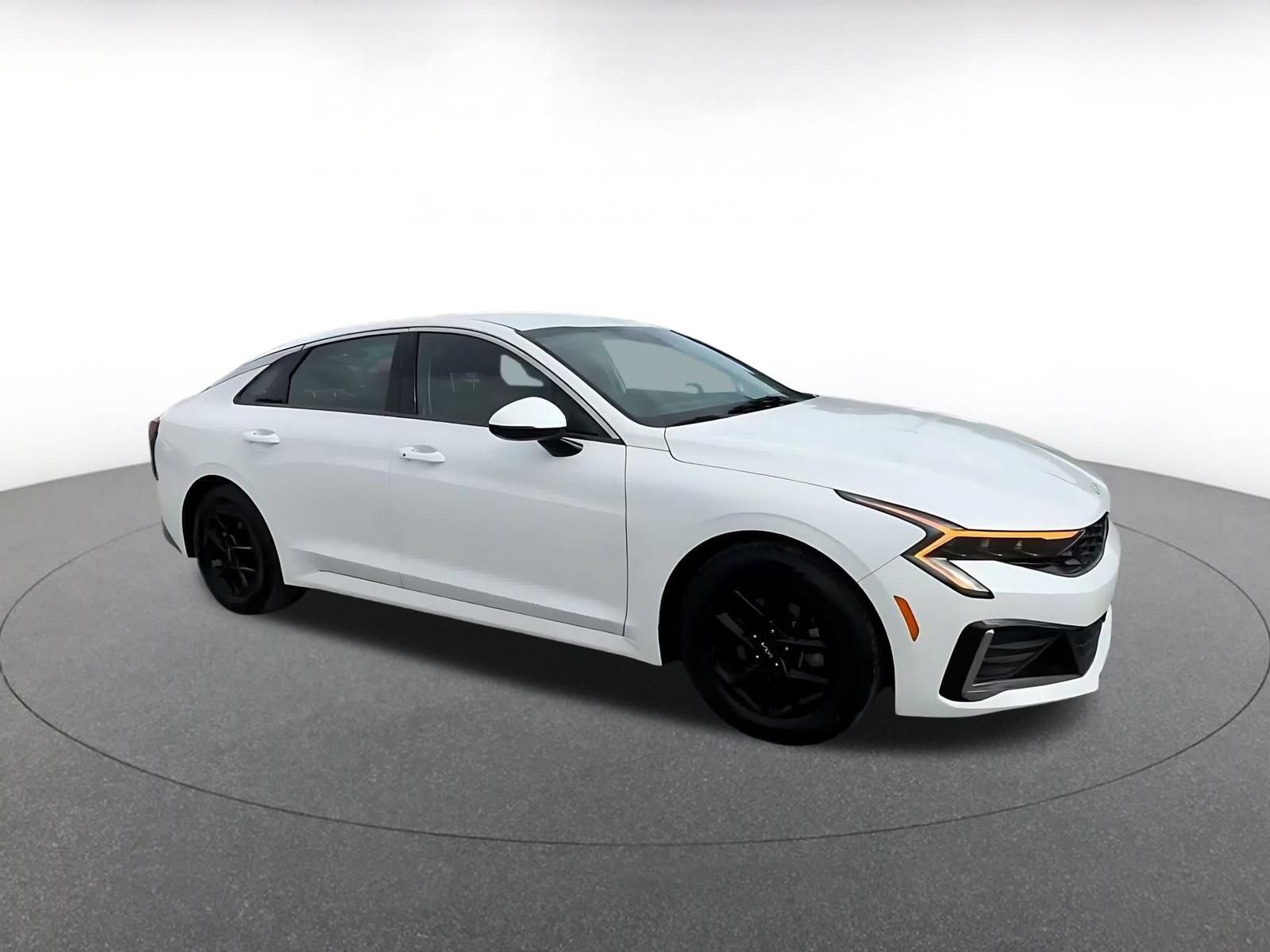 Thumbnail: 2025 Kia K5 - 2