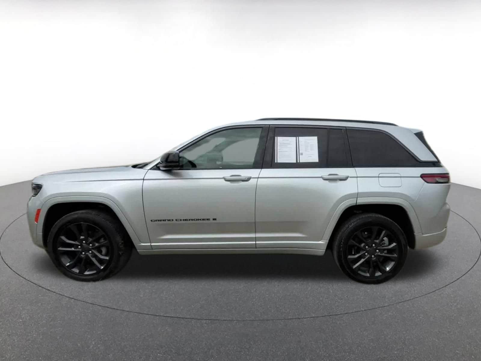 Thumbnail: 2026 Jeep Grand Cherokee - 8
