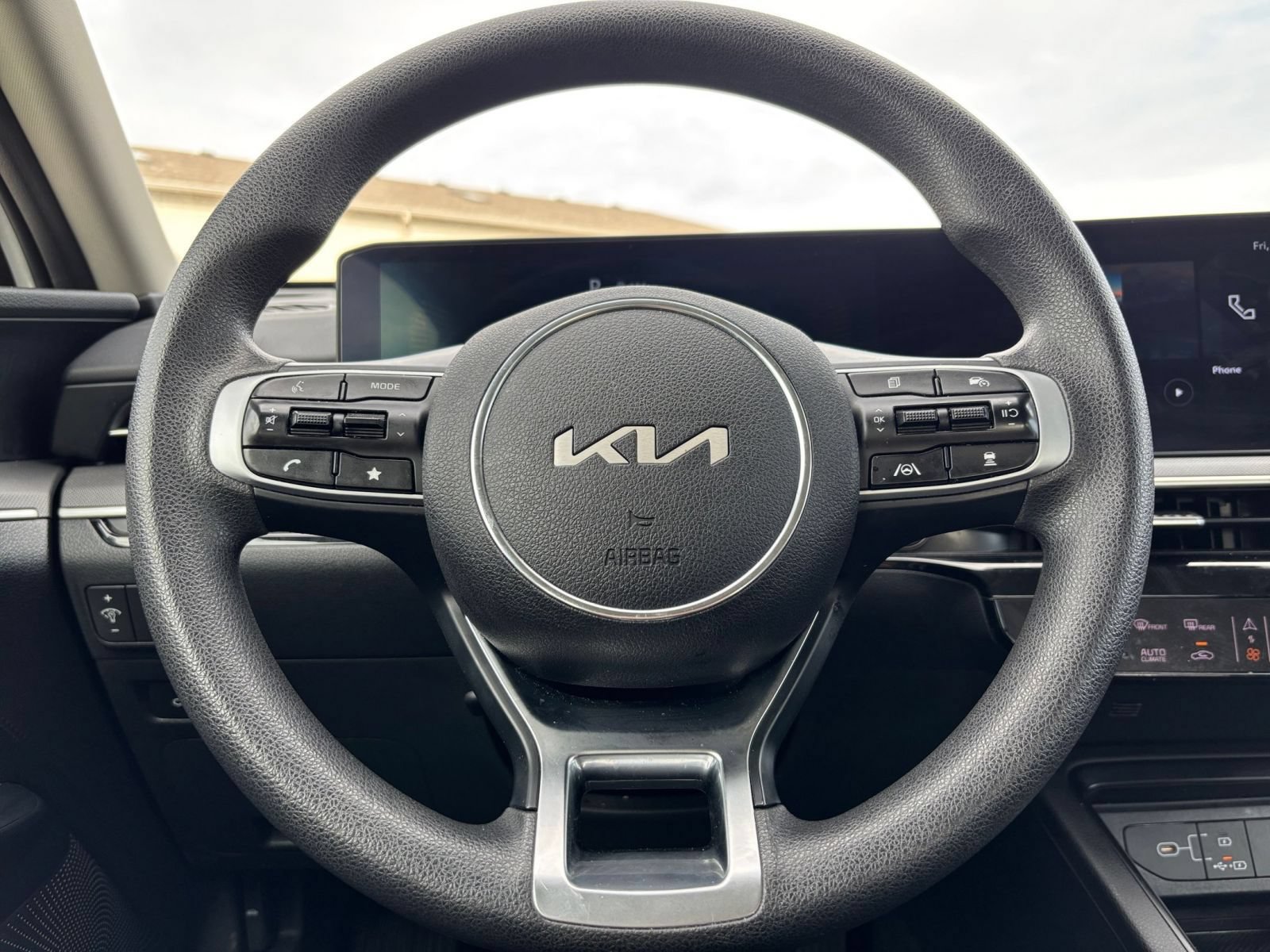 Thumbnail: 2025 Kia K5 - 27