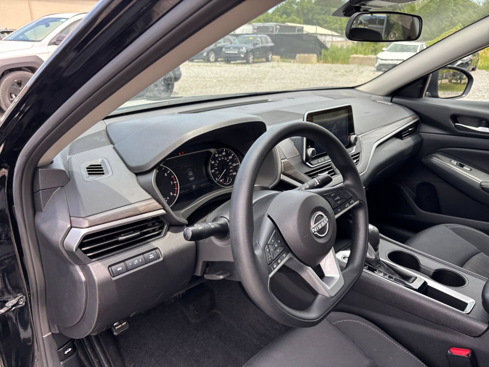 Thumbnail: 2025 Nissan Altima - 32