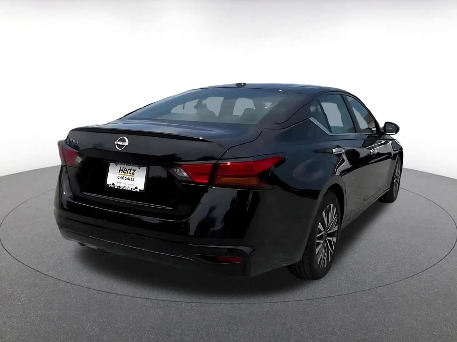 Thumbnail: 2025 Nissan Altima - 14