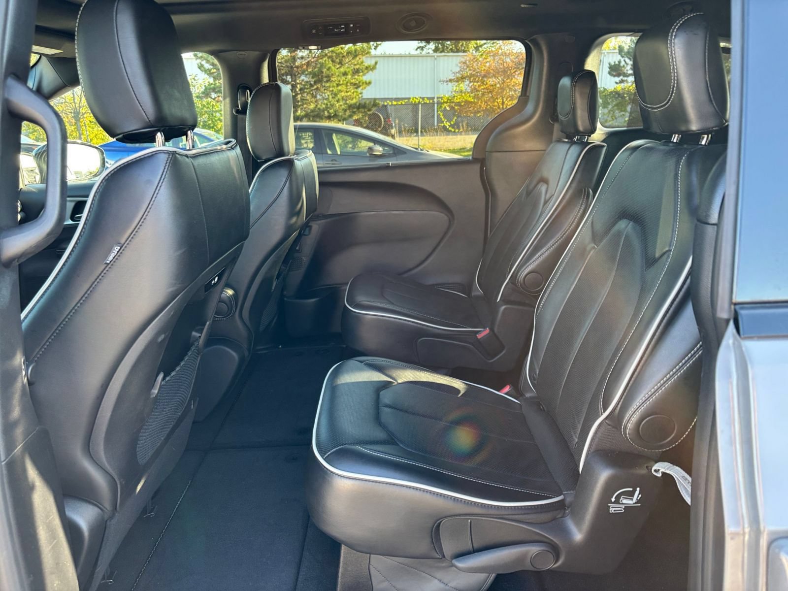 Thumbnail: 2025 Chrysler Pacifica - 28