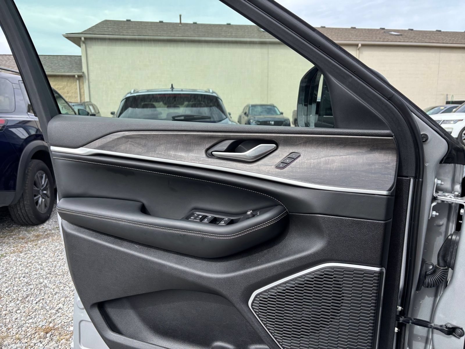 Thumbnail: 2026 Jeep Grand Cherokee - 18