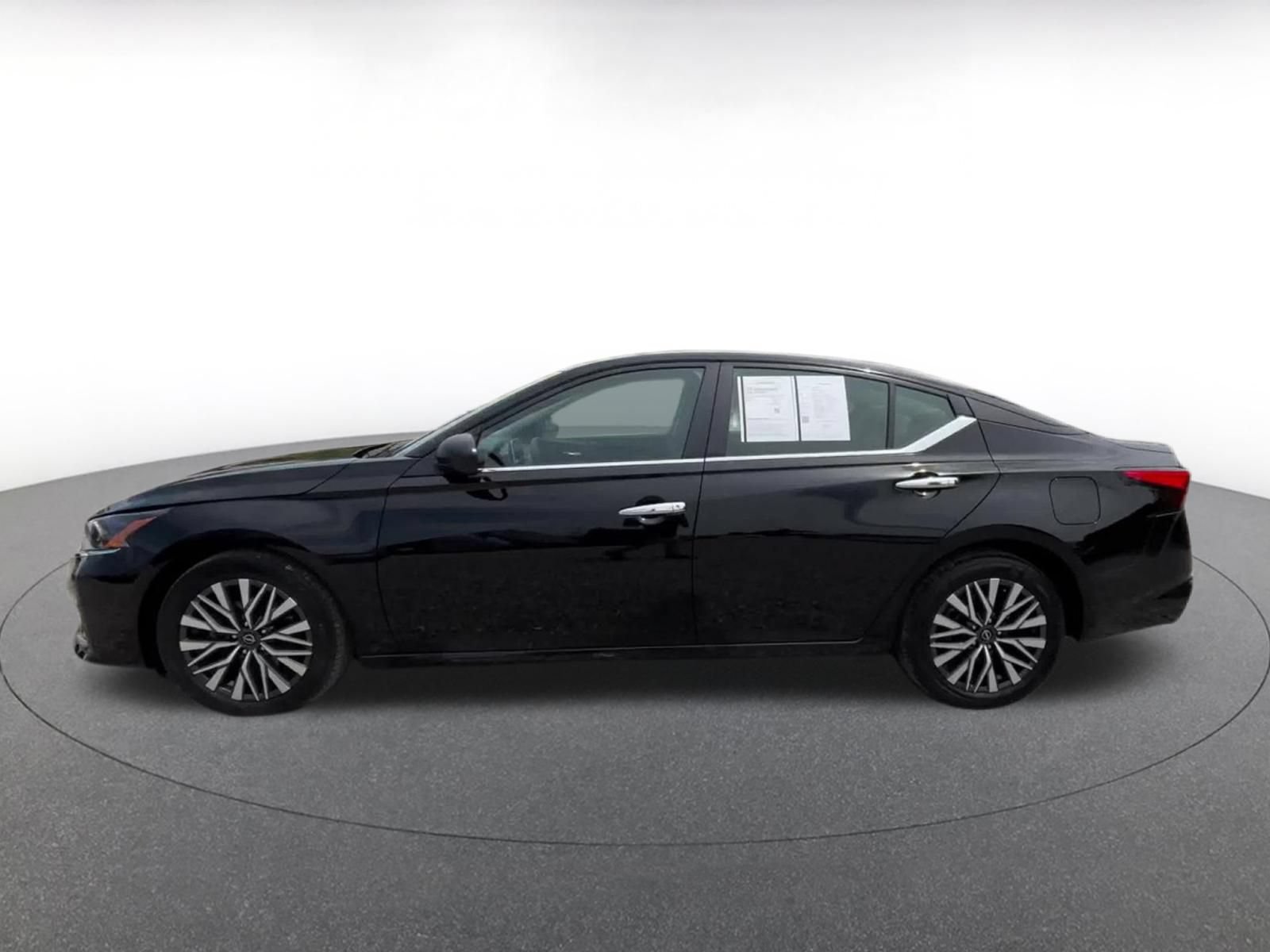 Thumbnail: 2025 Nissan Altima - 8