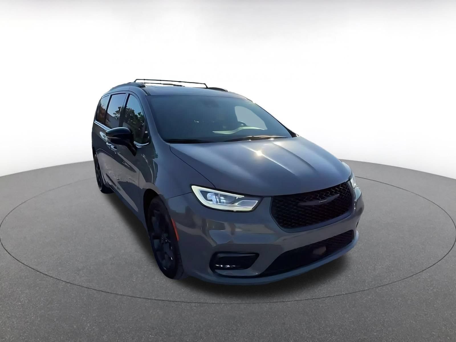 Thumbnail: 2025 Chrysler Pacifica - 3