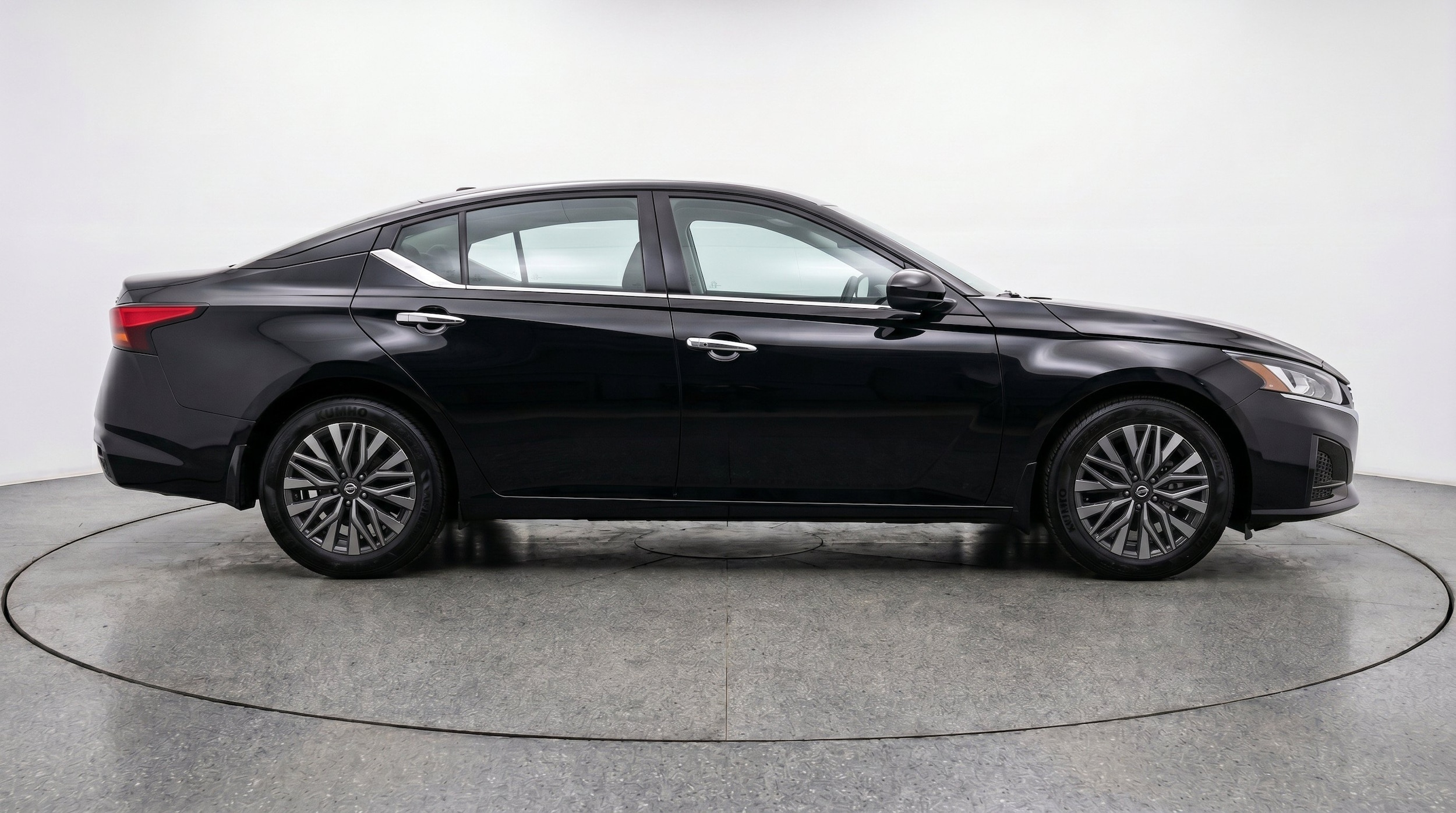 Thumbnail: 2025 Nissan Altima - 10