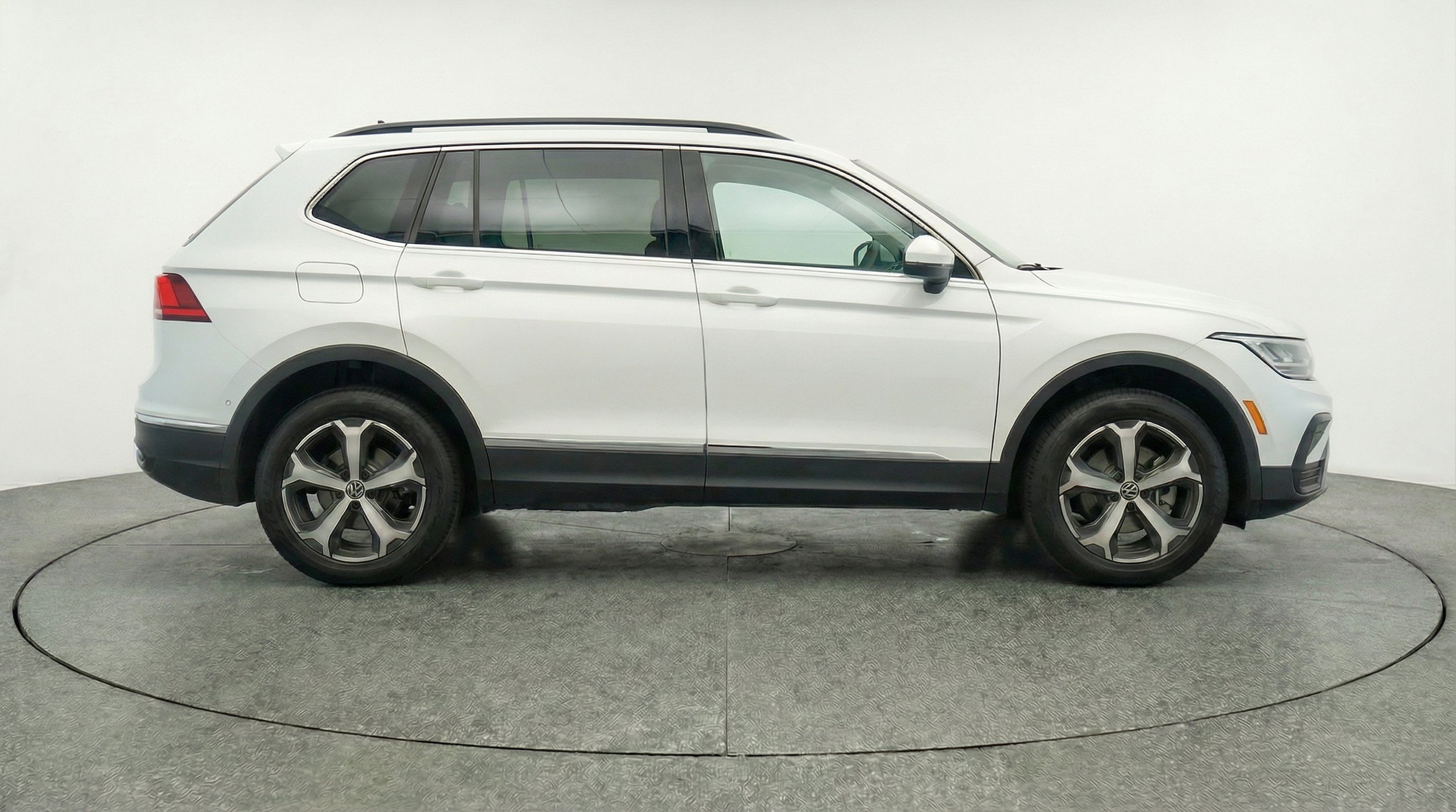 Thumbnail: 2026 Volkswagen Tiguan - 10