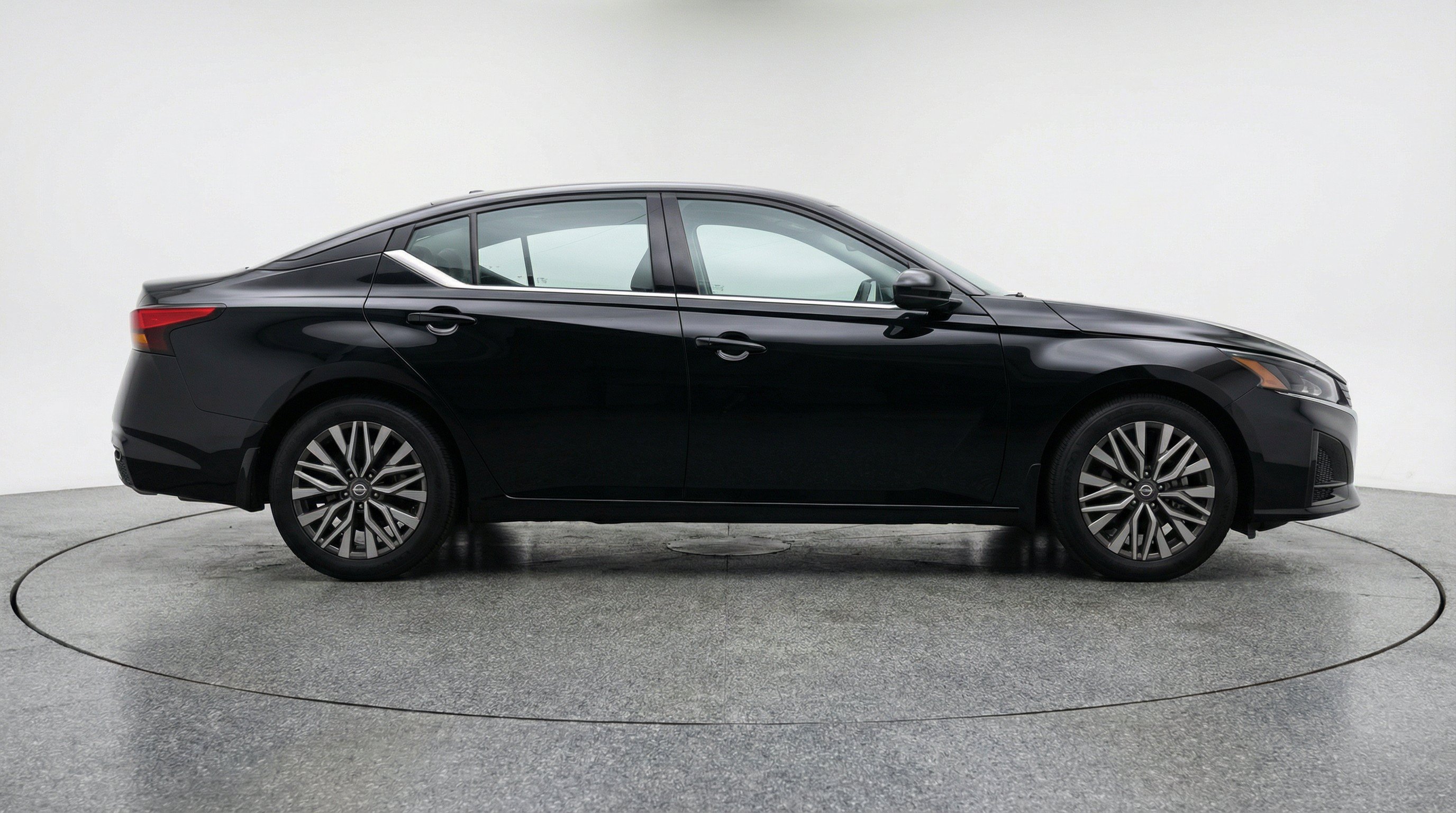 Thumbnail: 2025 Nissan Altima - 10