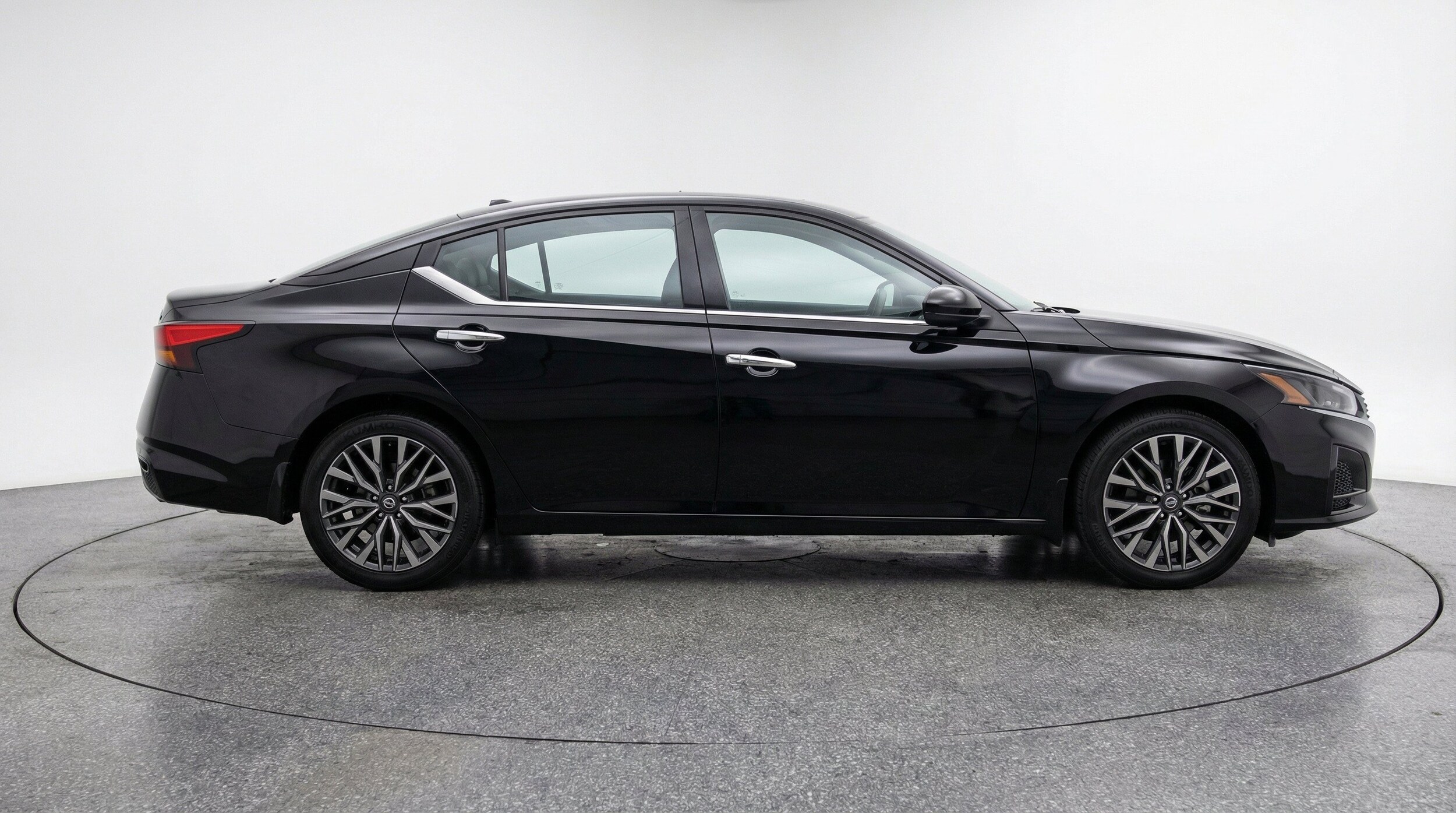 Thumbnail: 2025 Nissan Altima - 10
