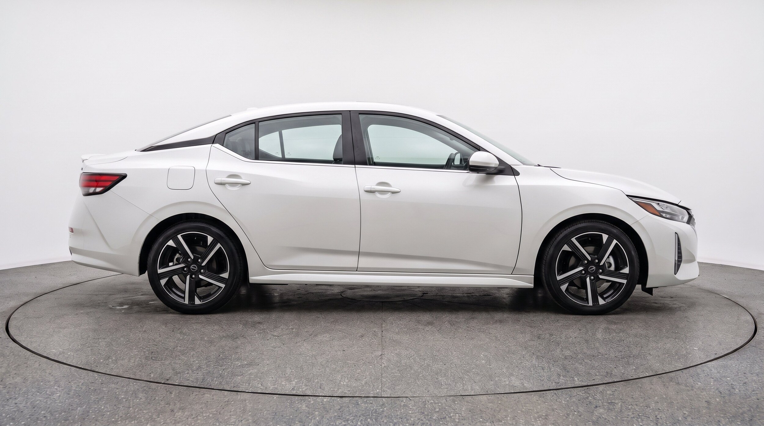 Thumbnail: 2025 Nissan Sentra - 10
