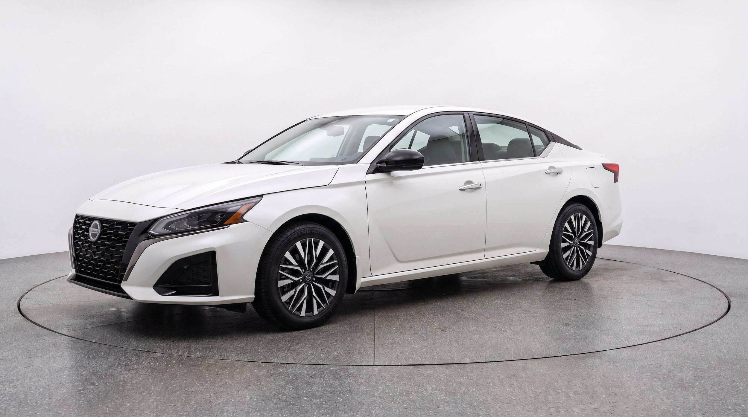 Thumbnail: 2025 Nissan Altima - 3