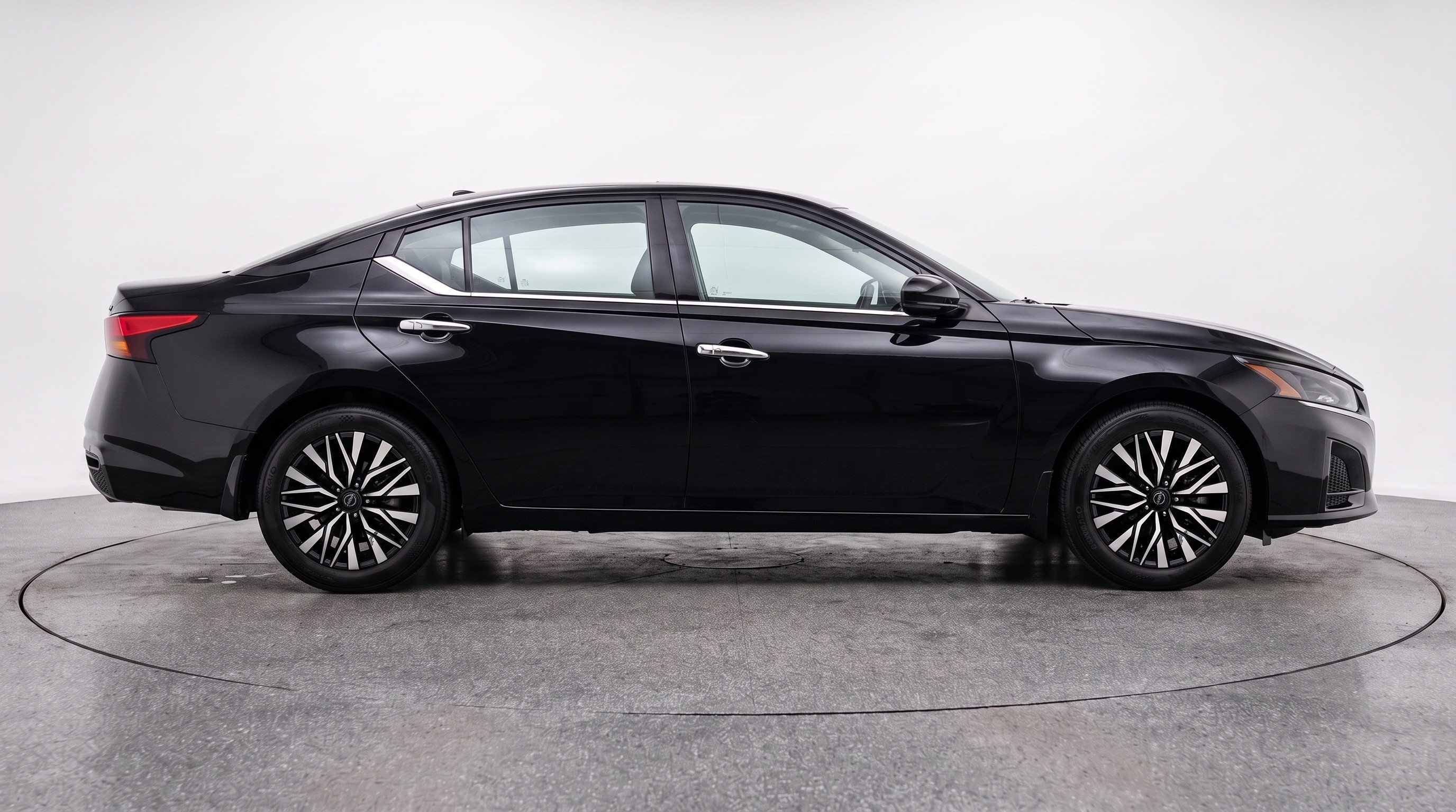 Thumbnail: 2025 Nissan Altima - 10