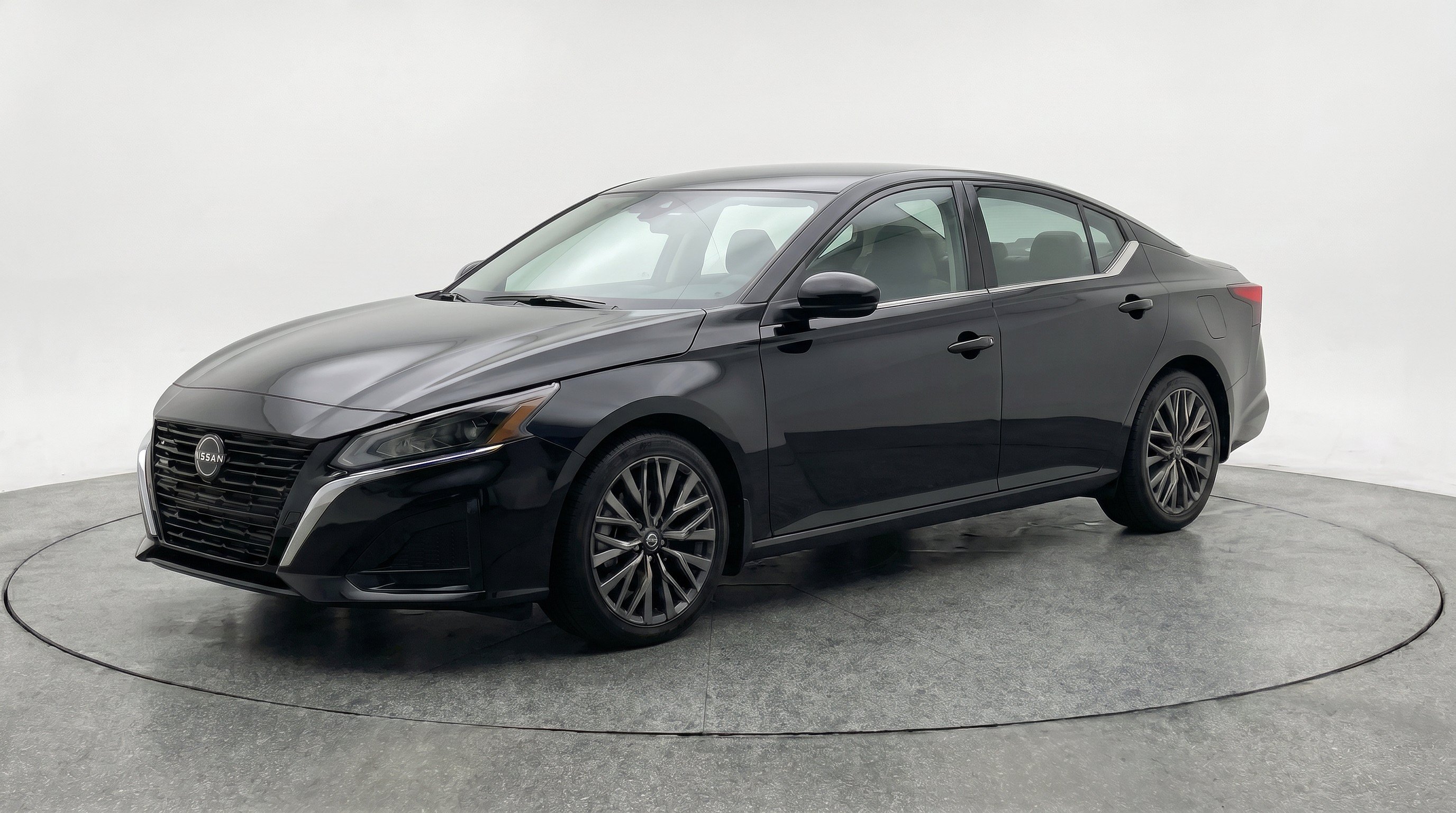 Thumbnail: 2025 Nissan Altima - 3