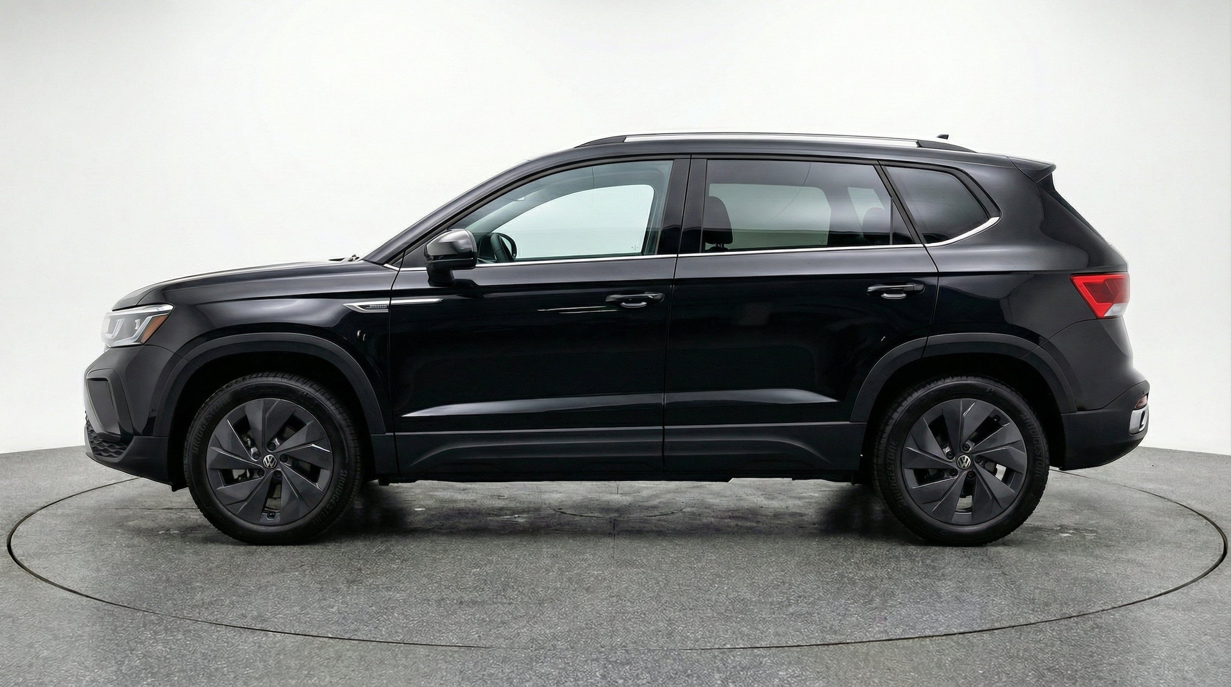 Thumbnail: 2026 Volkswagen Taos - 5