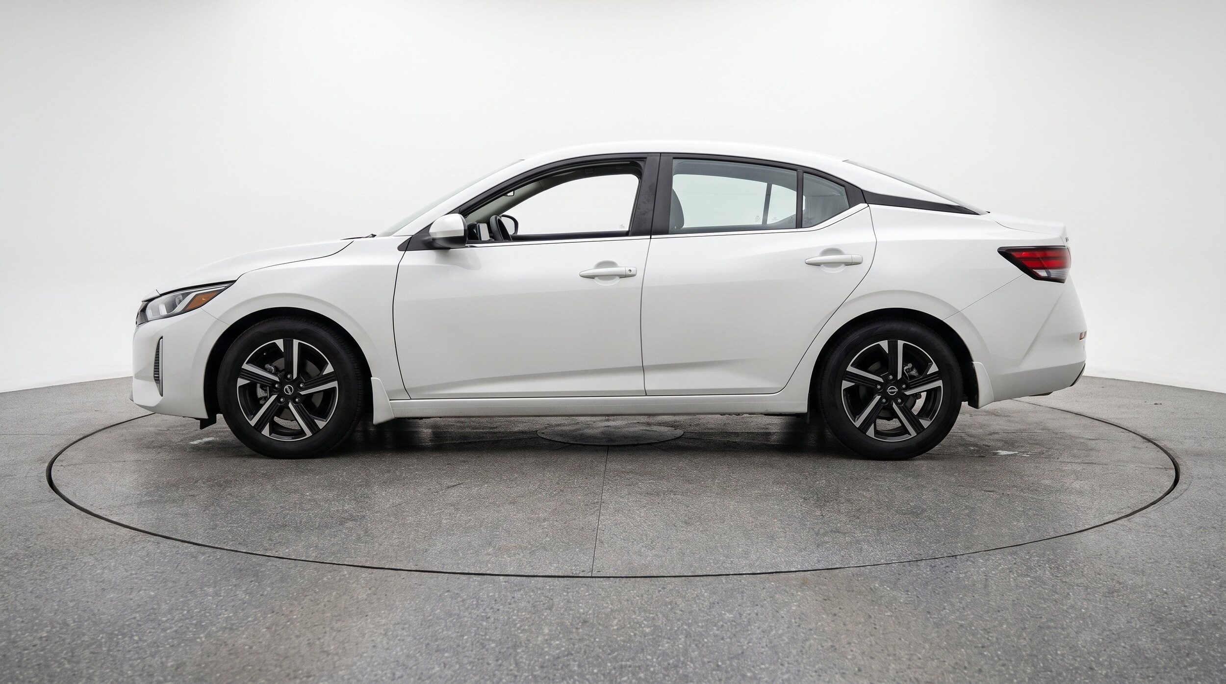 Thumbnail: 2025 Nissan Sentra - 5