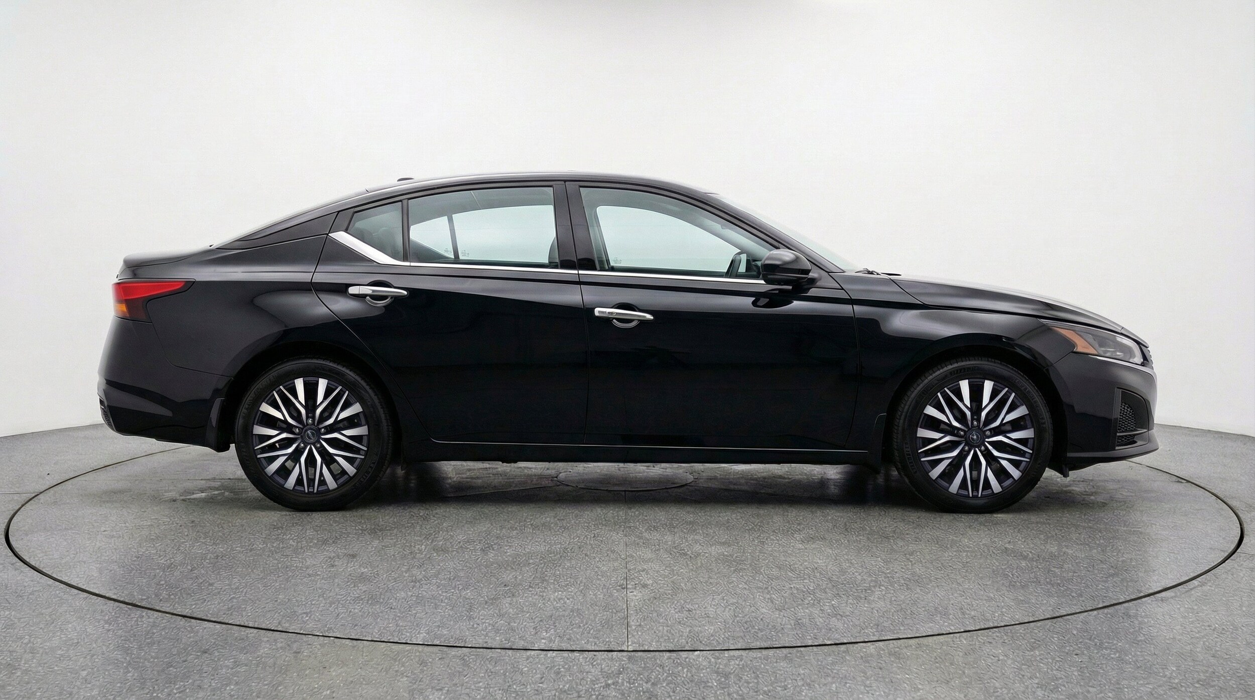 Thumbnail: 2025 Nissan Altima - 10