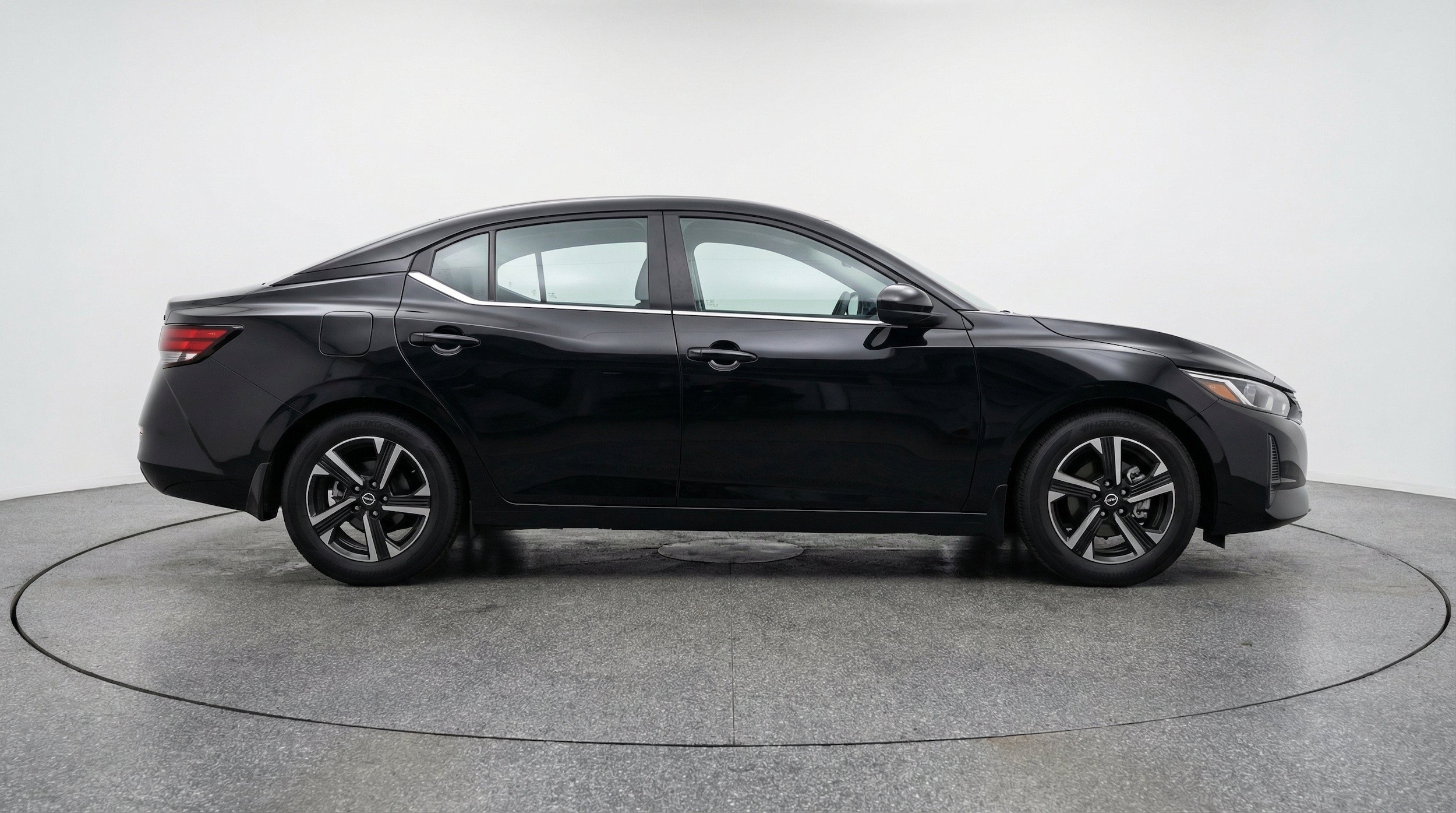 Thumbnail: 2025 Nissan Sentra - 10