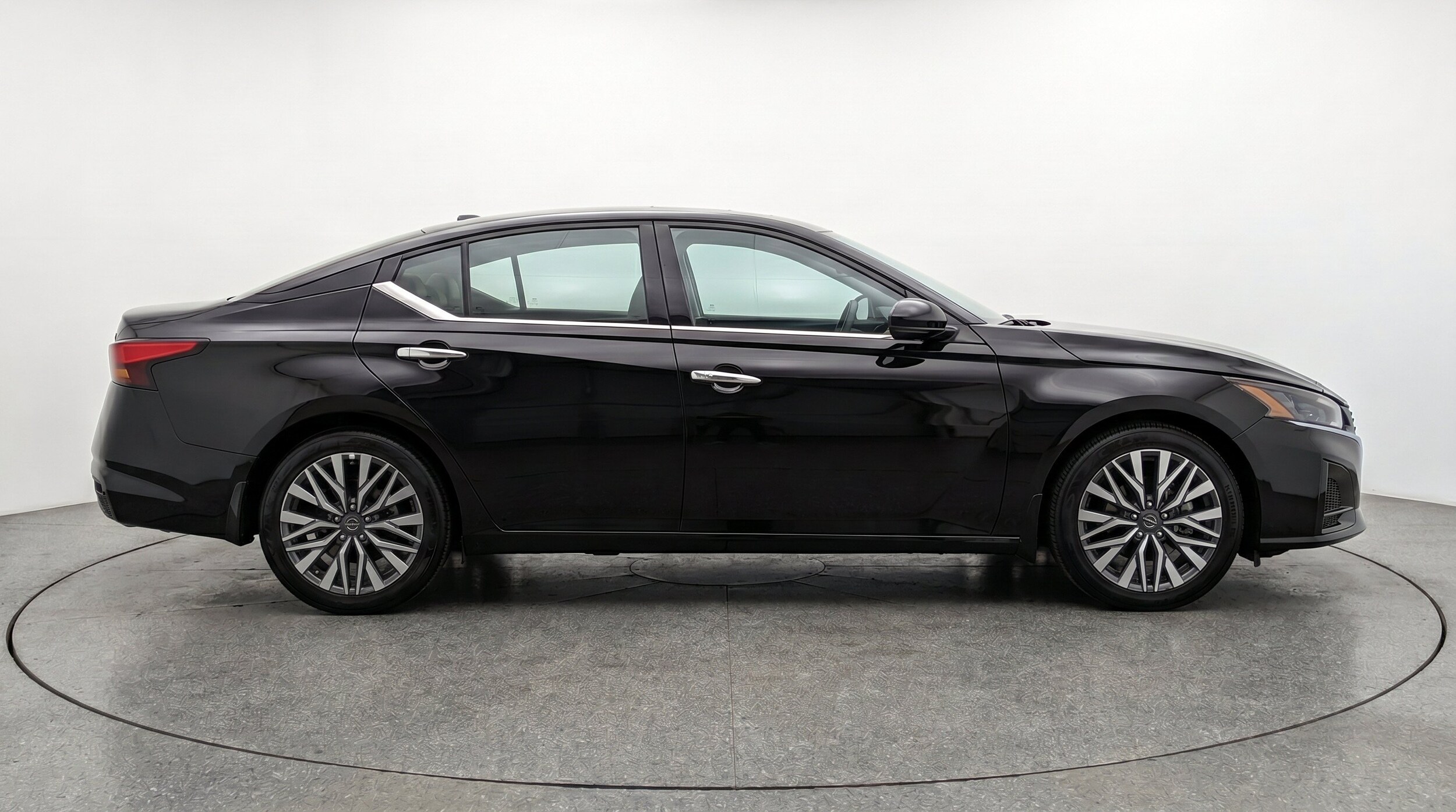 Thumbnail: 2025 Nissan Altima - 10