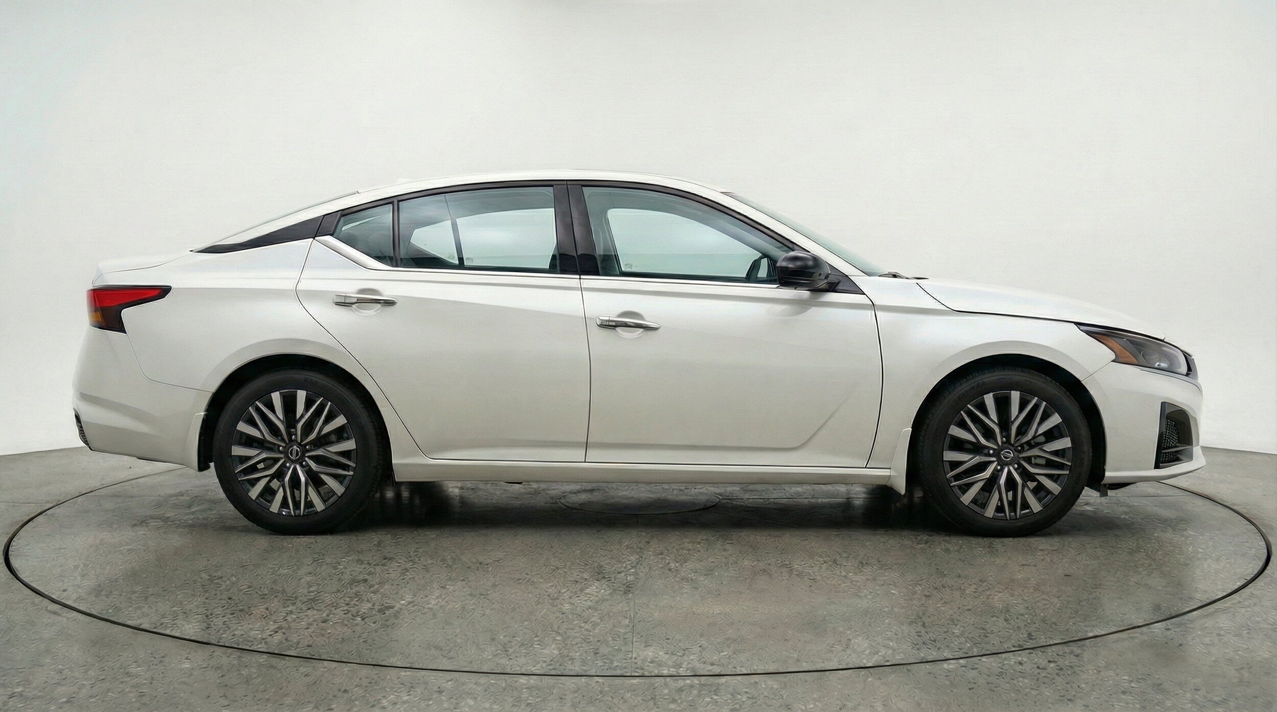 Thumbnail: 2025 Nissan Altima - 10