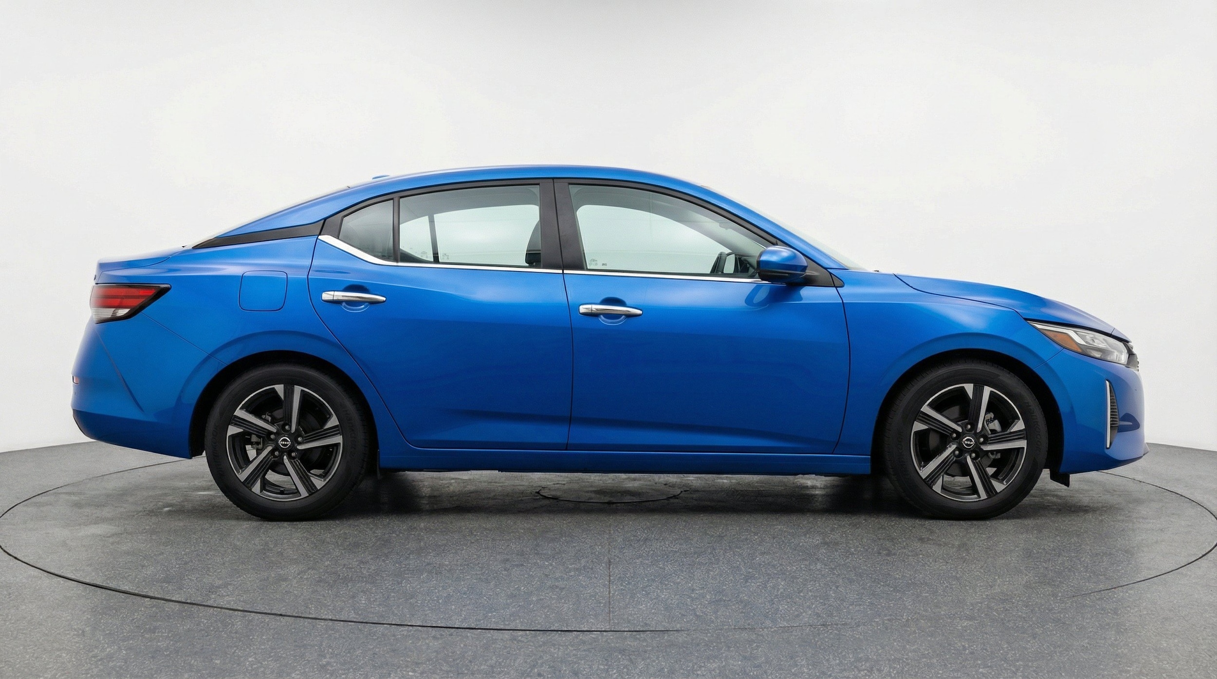 Thumbnail: 2025 Nissan Sentra - 10