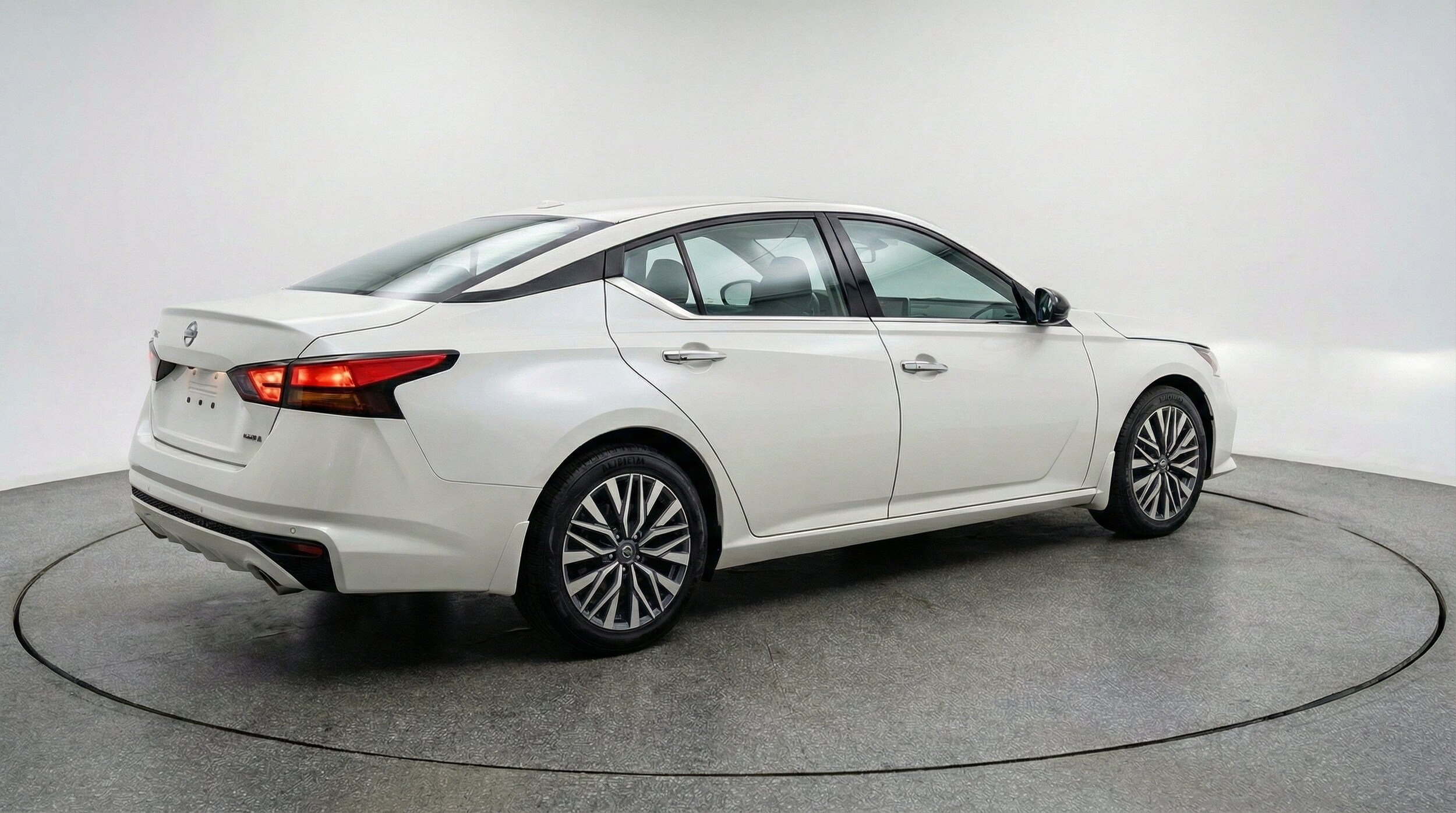 Thumbnail: 2025 Nissan Altima - 9