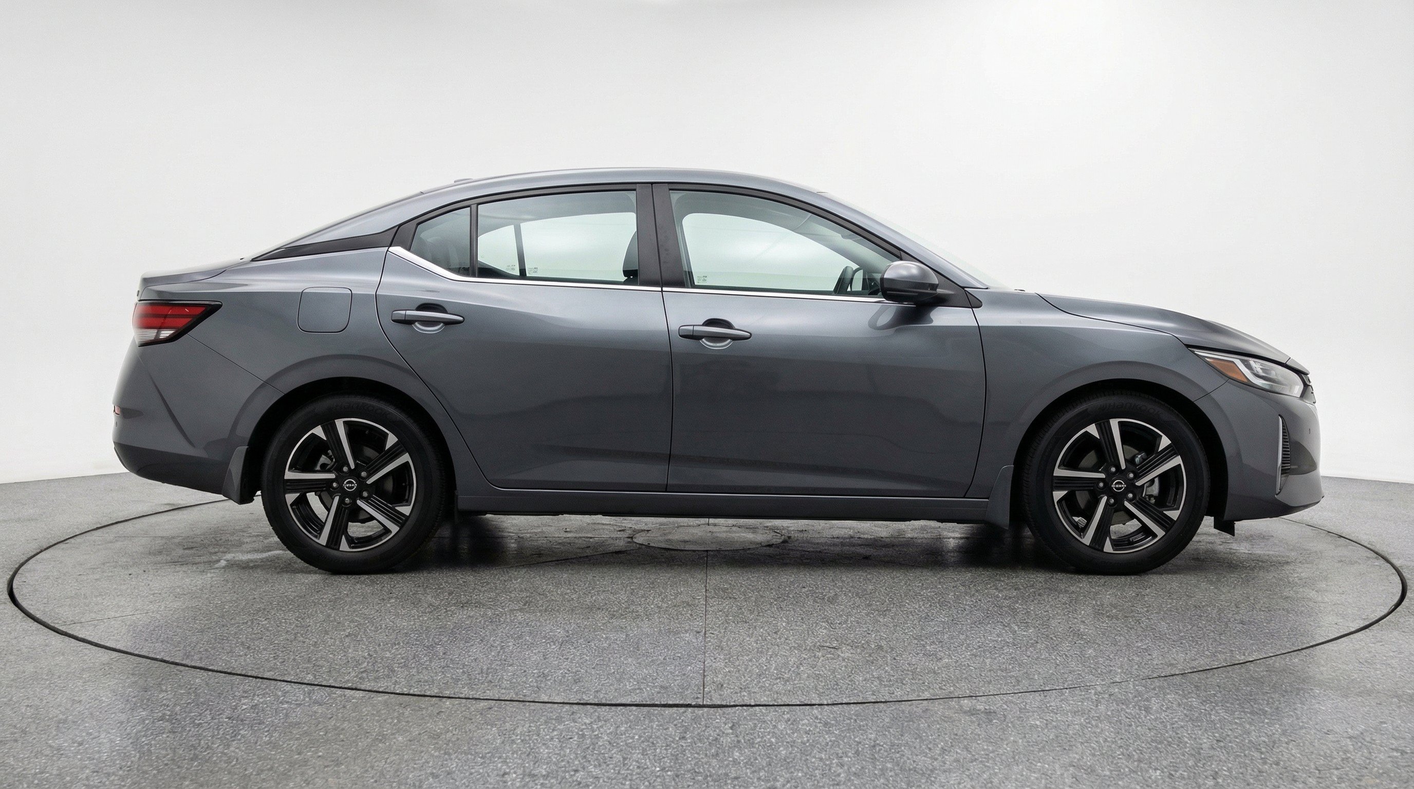 Thumbnail: 2025 Nissan Sentra - 10