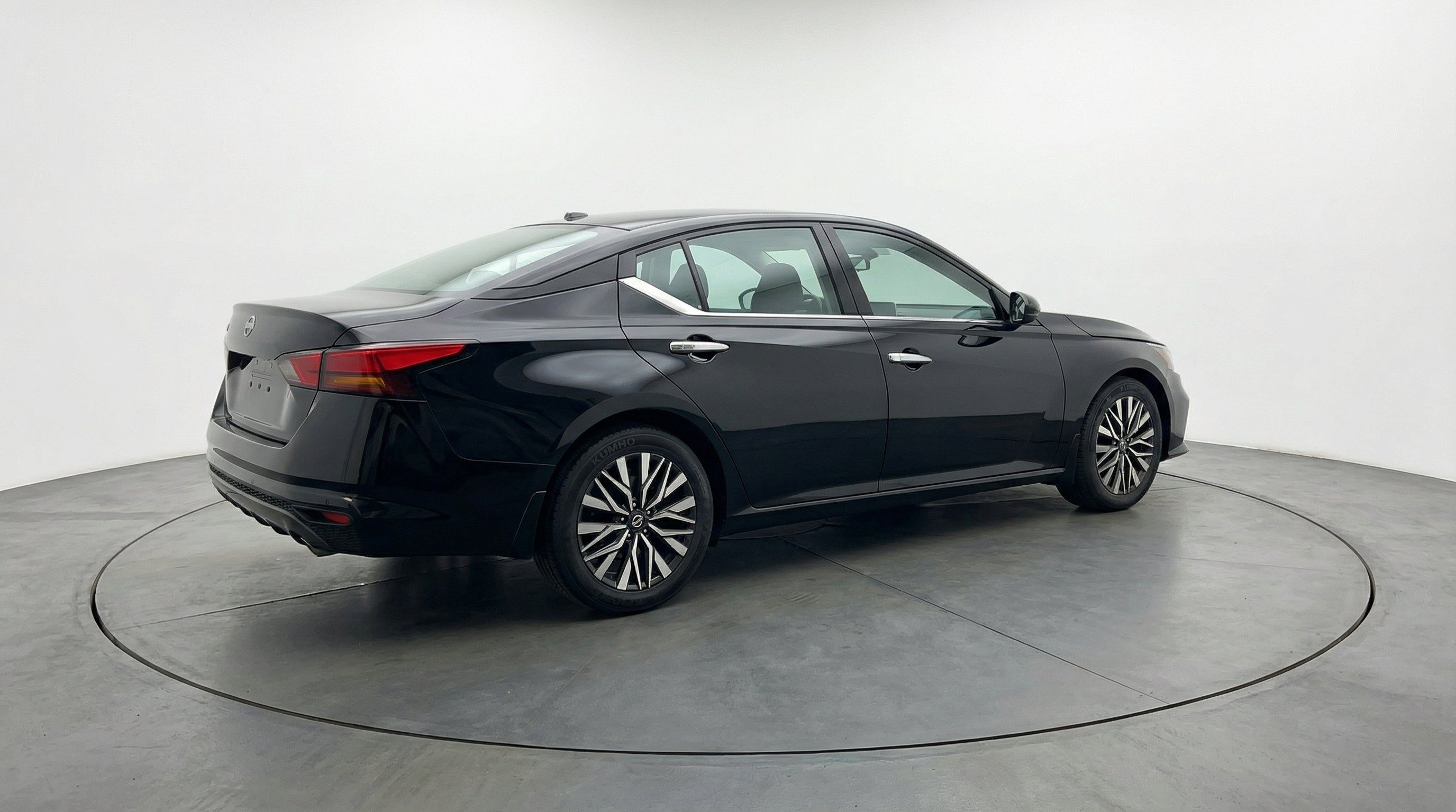 Thumbnail: 2025 Nissan Altima - 9