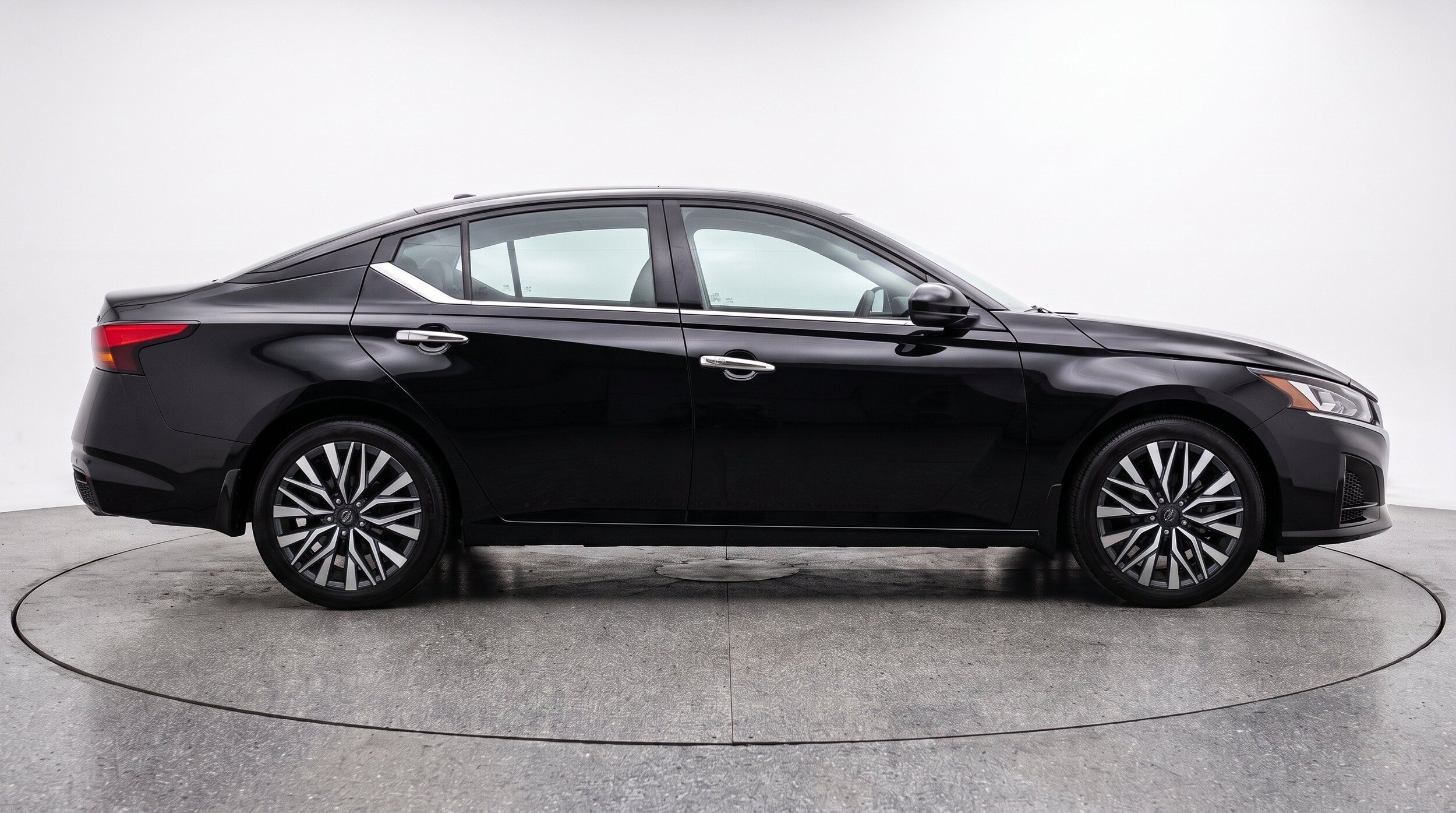 Thumbnail: 2025 Nissan Altima - 10