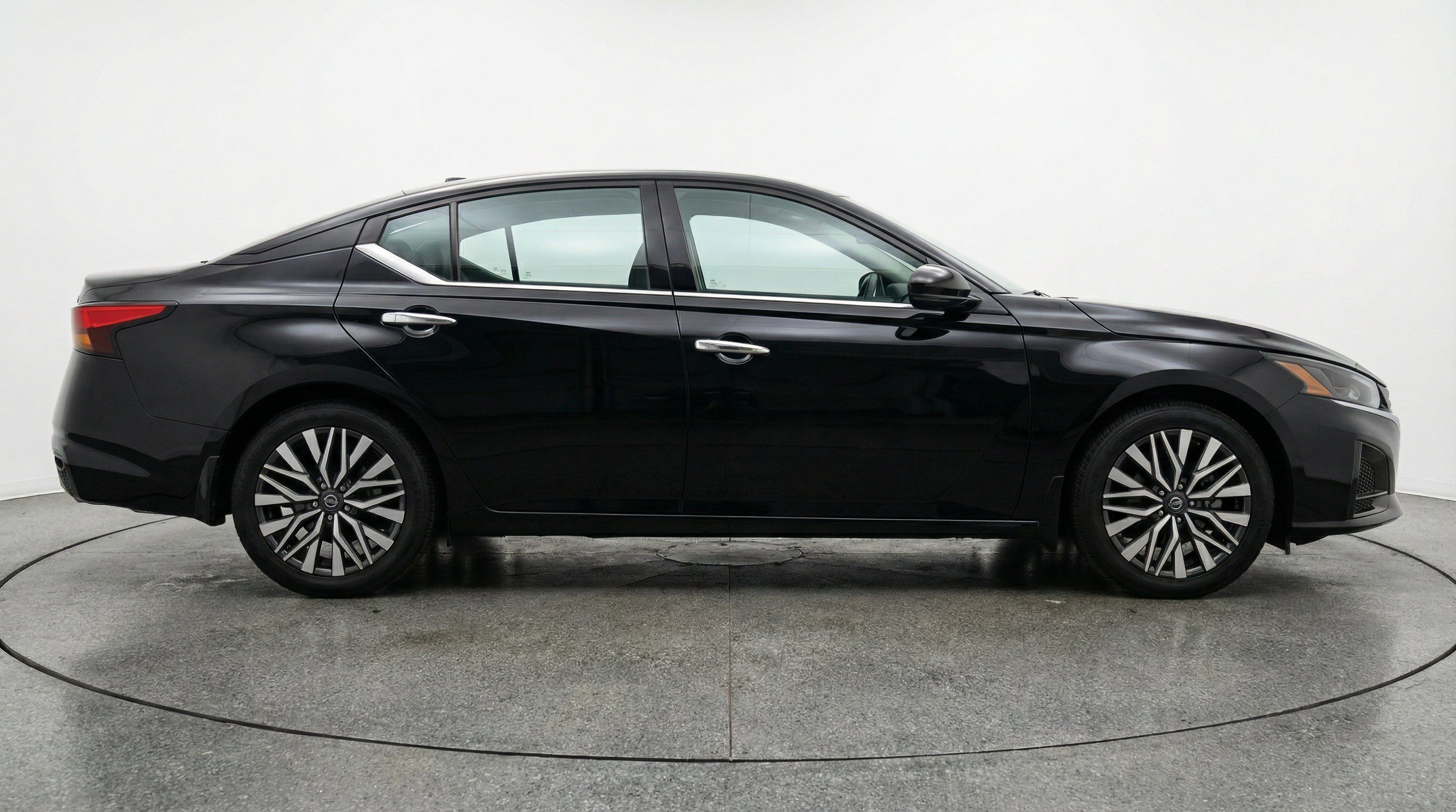 Thumbnail: 2025 Nissan Altima - 10