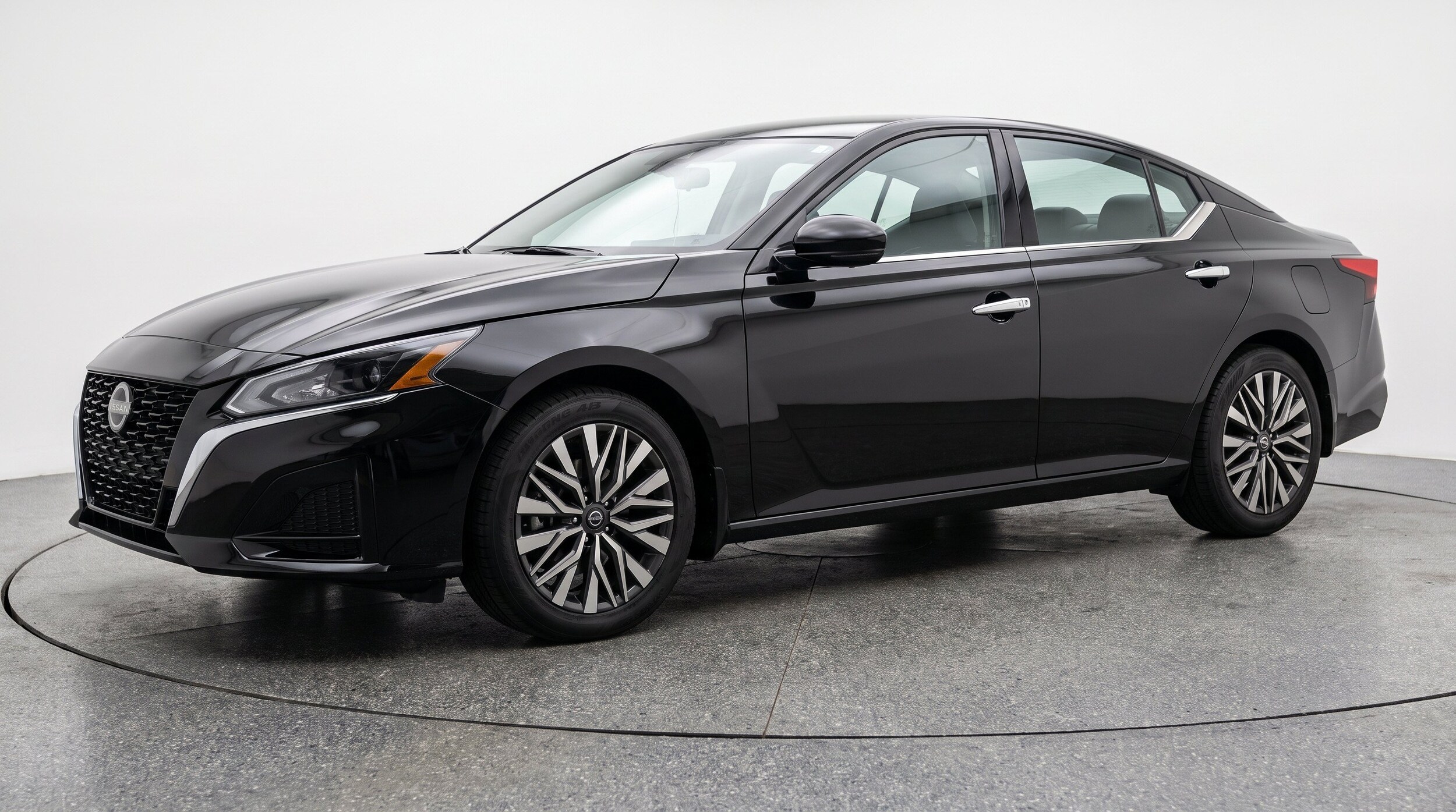 Thumbnail: 2025 Nissan Altima - 3