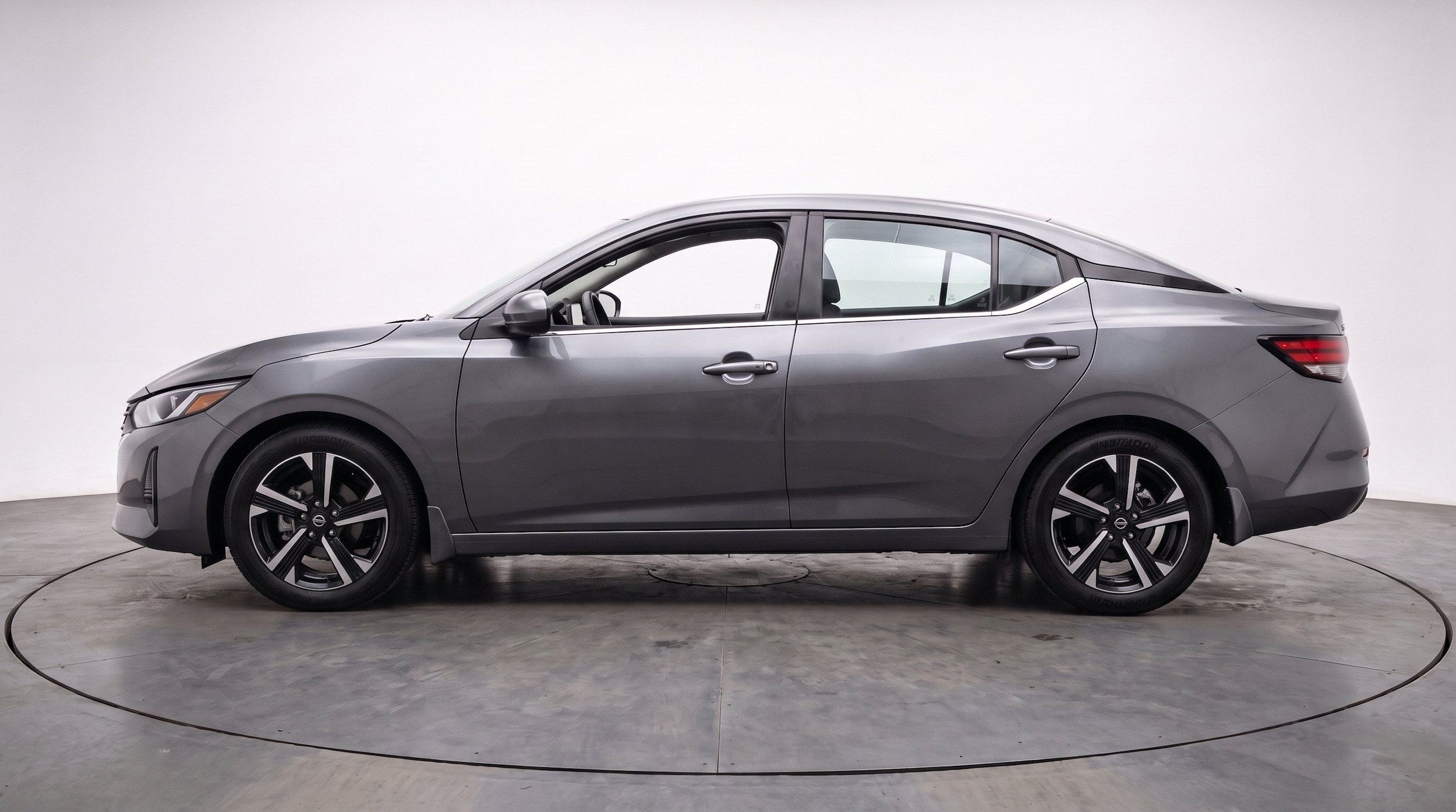 Thumbnail: 2025 Nissan Sentra - 5