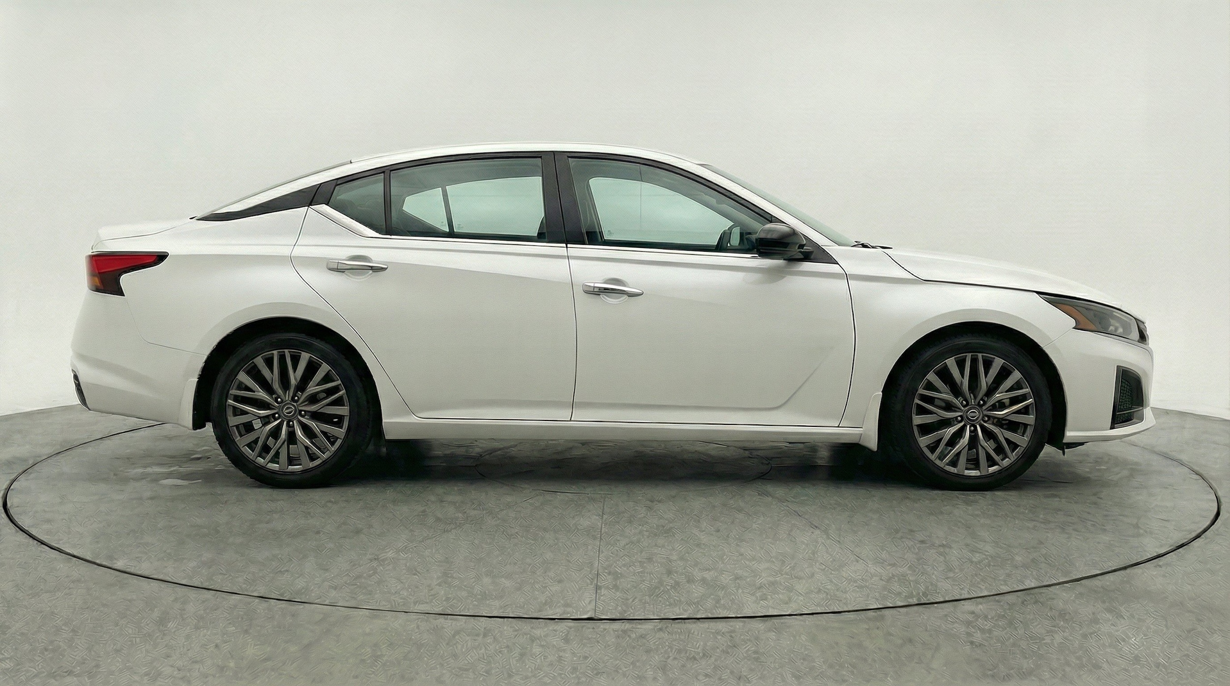 Thumbnail: 2025 Nissan Altima - 10