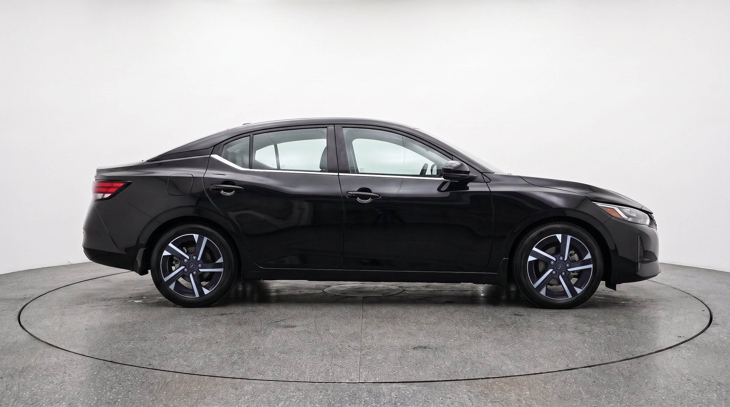Thumbnail: 2025 Nissan Sentra - 10