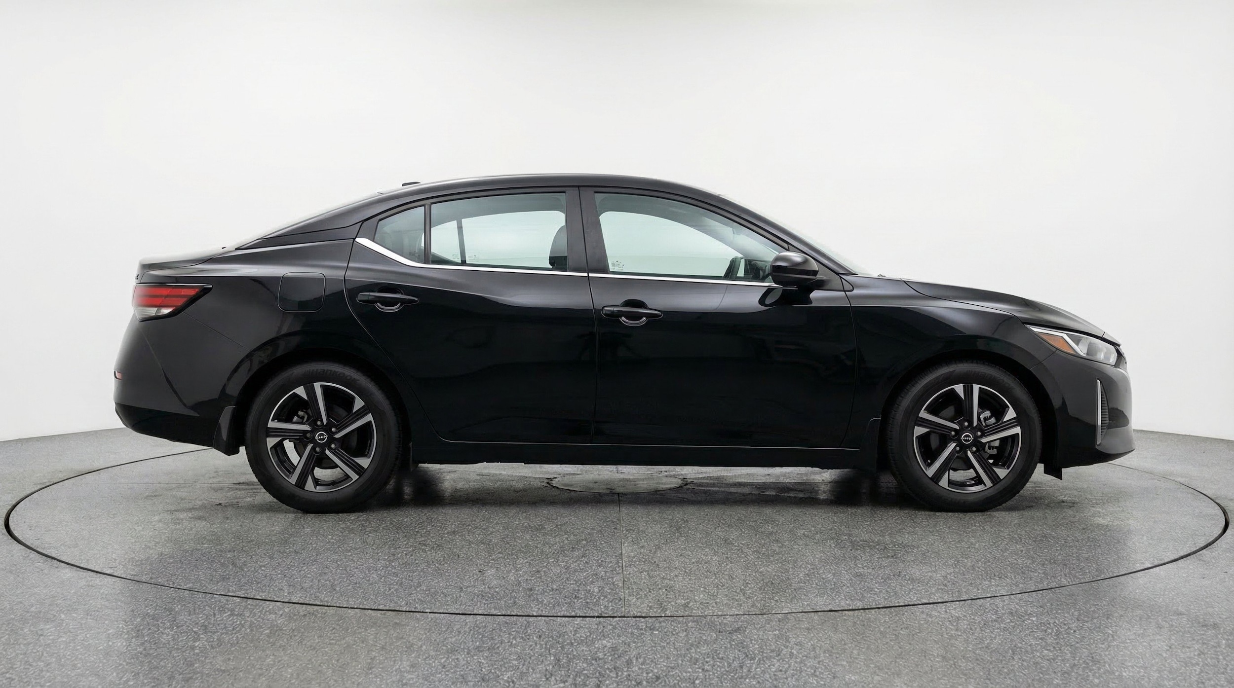 Thumbnail: 2025 Nissan Sentra - 10
