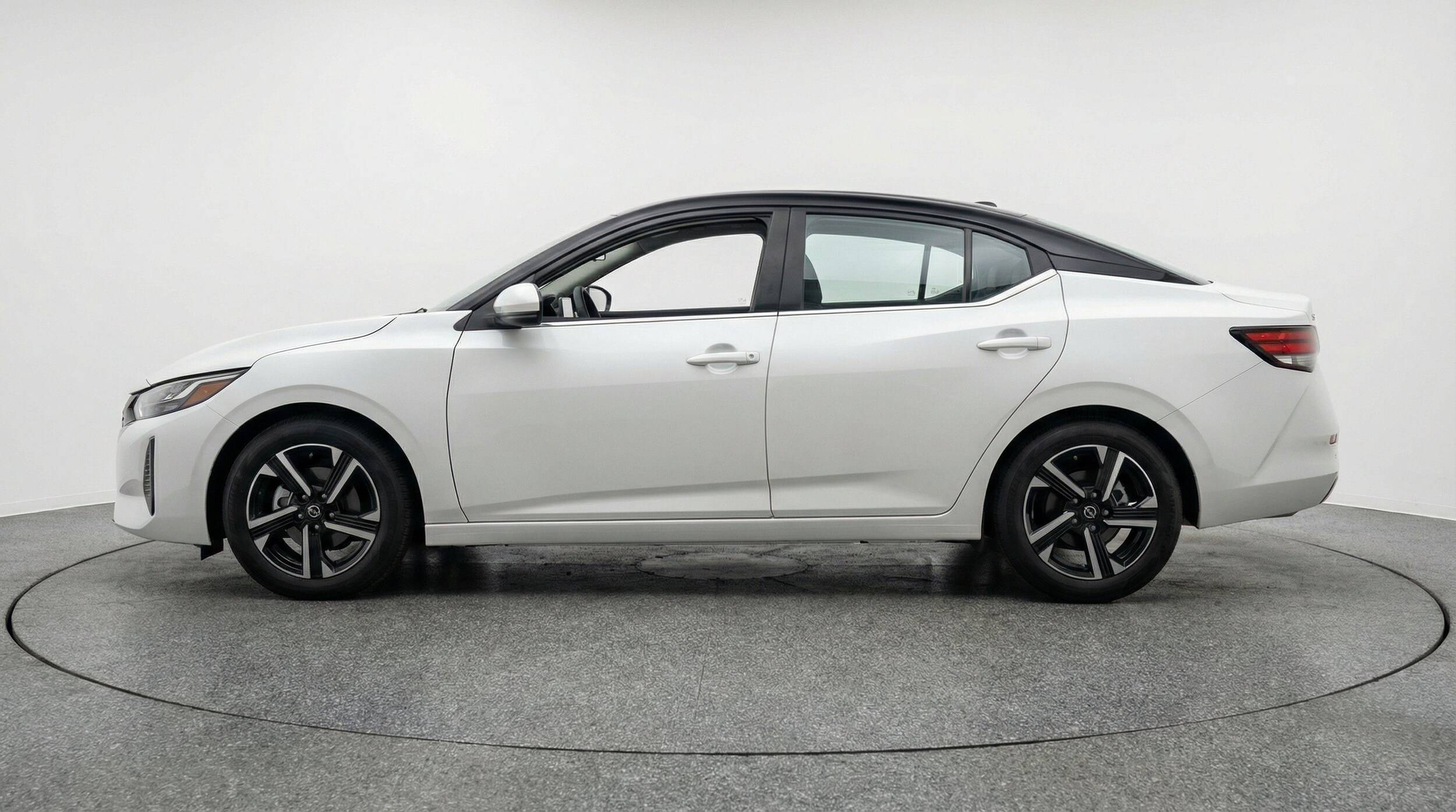 Thumbnail: 2025 Nissan Sentra - 5