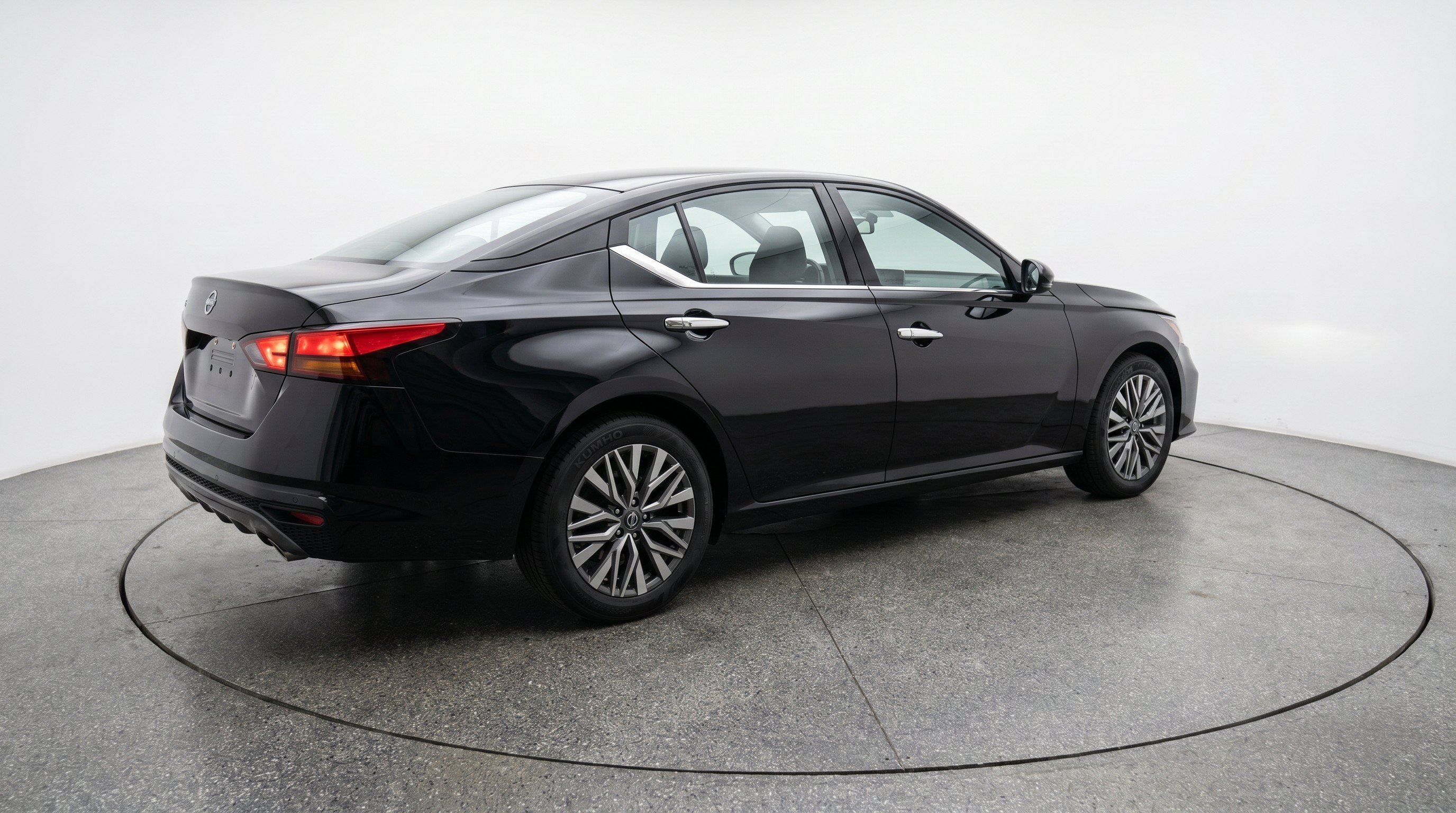 Thumbnail: 2025 Nissan Altima - 9