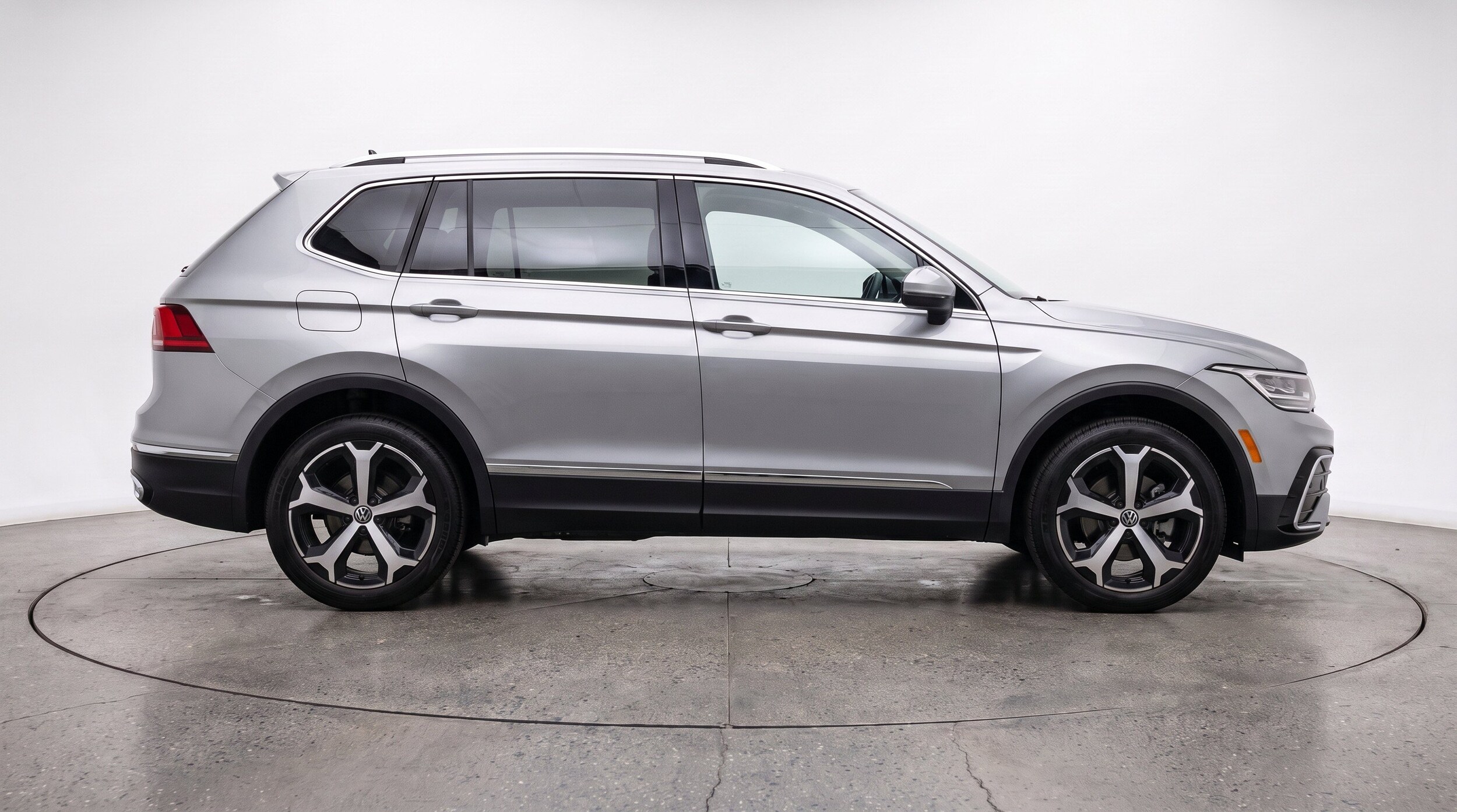 Thumbnail: 2026 Volkswagen Tiguan - 10