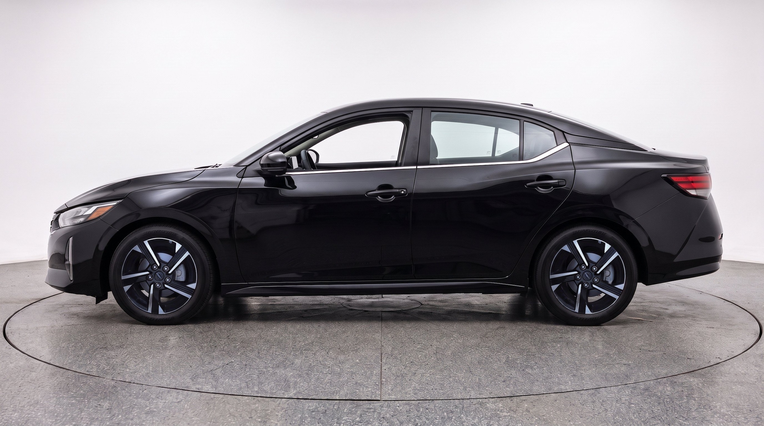 Thumbnail: 2025 Nissan Sentra - 5