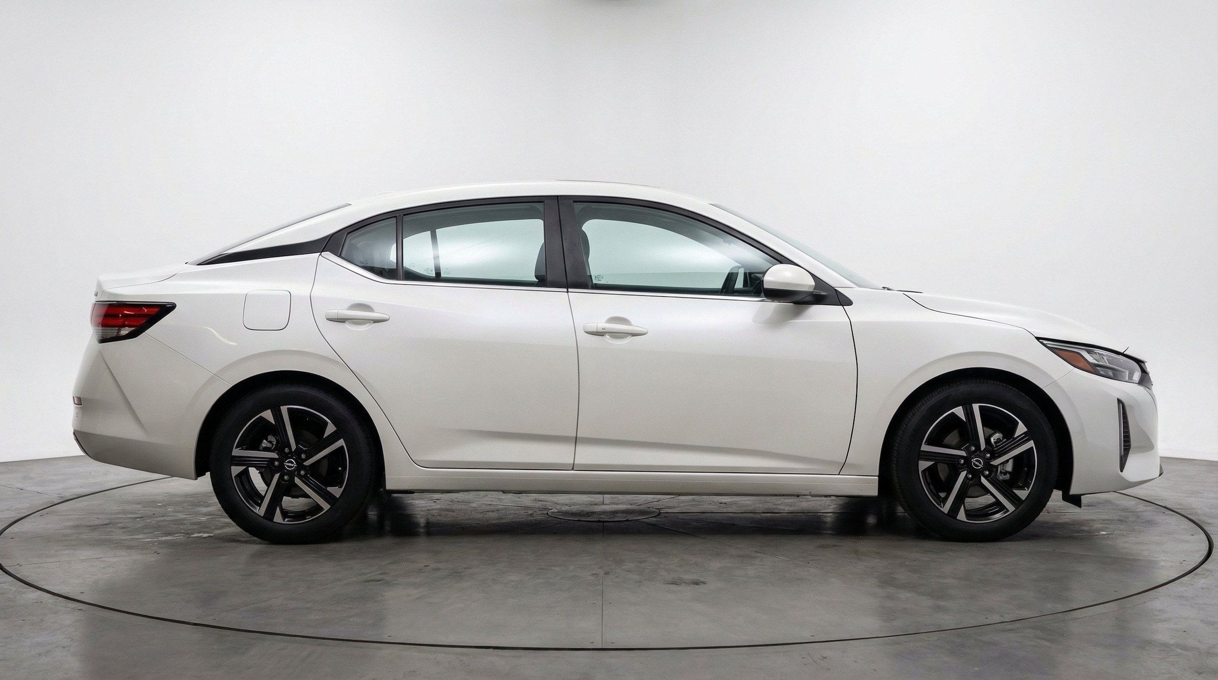 Thumbnail: 2025 Nissan Sentra - 10