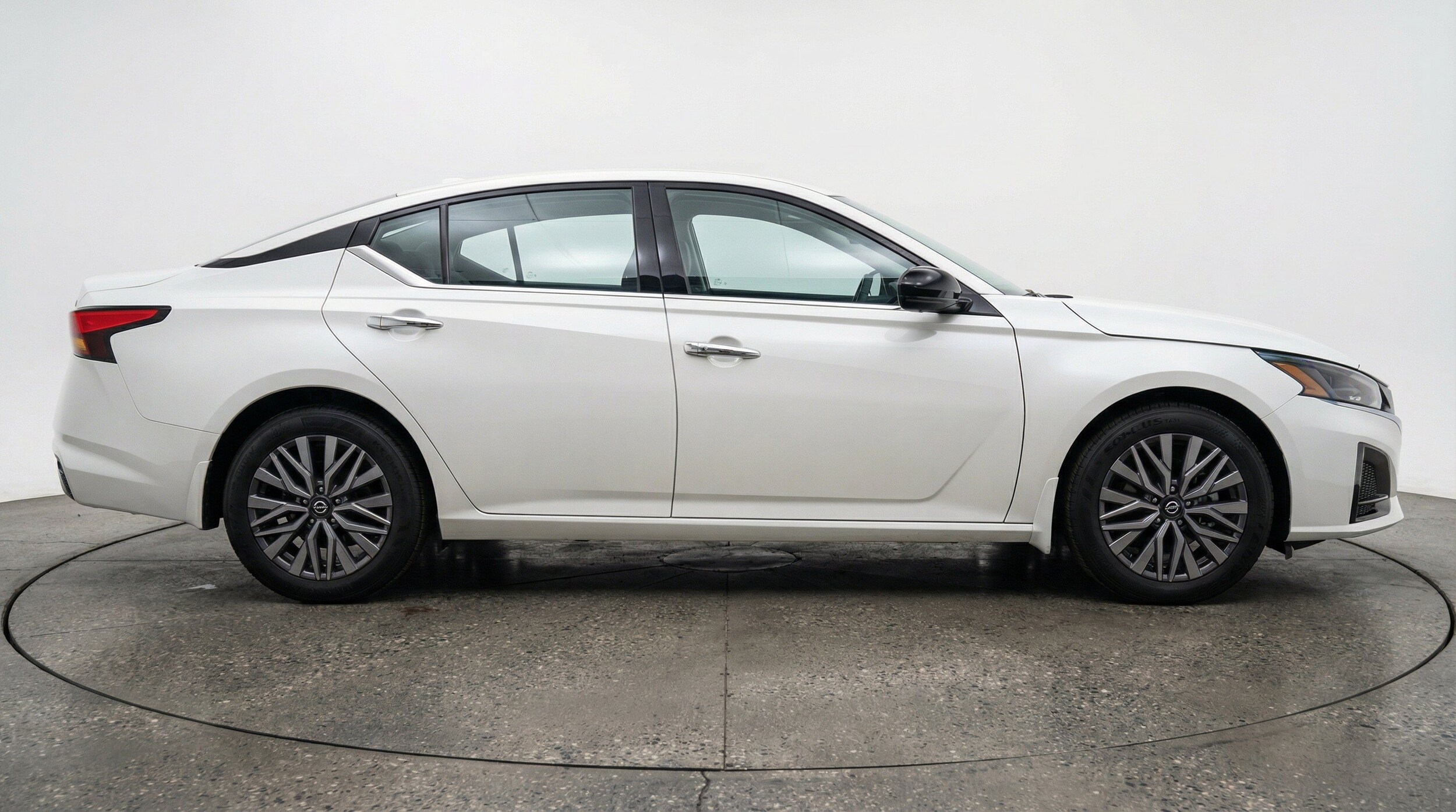 Thumbnail: 2025 Nissan Altima - 10