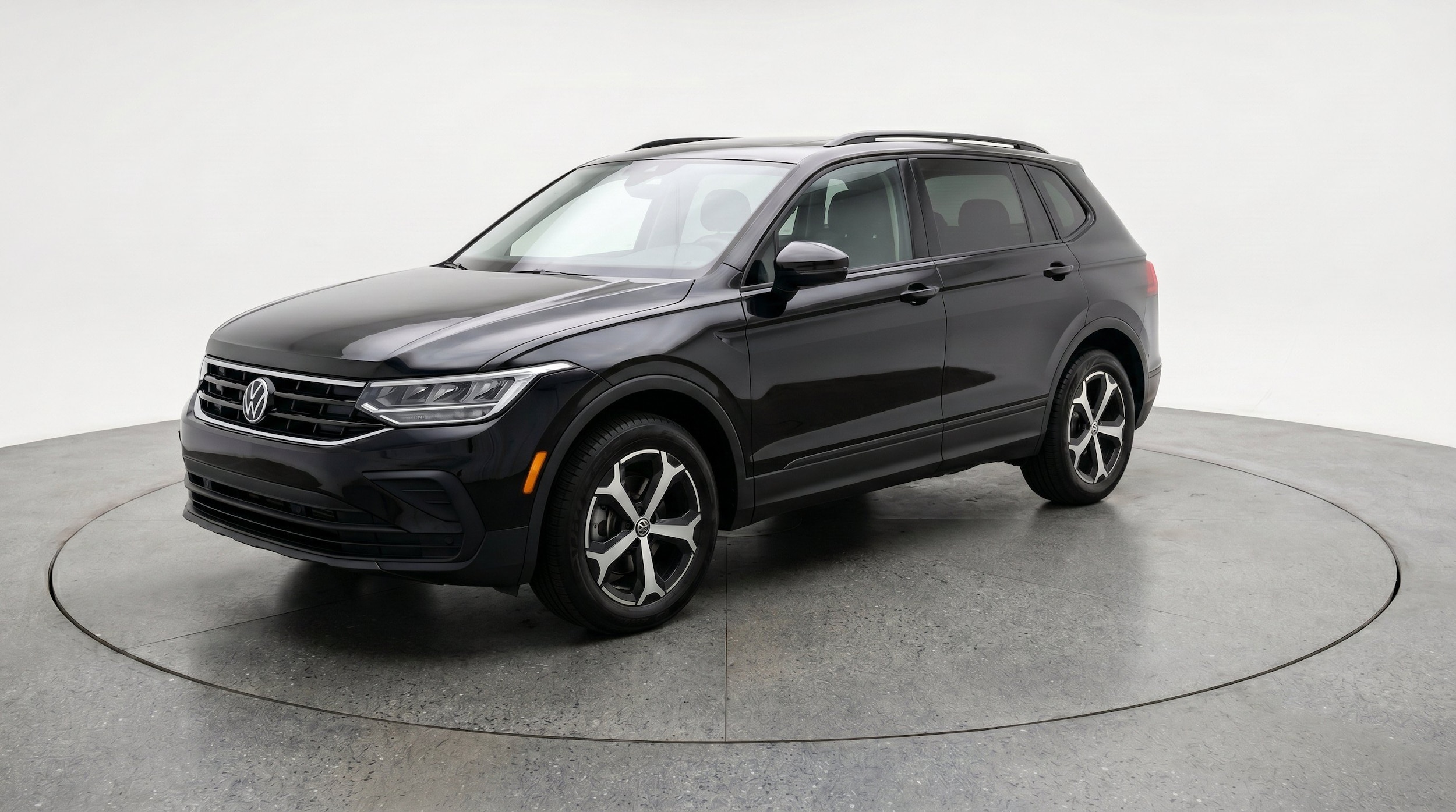 Thumbnail: 2026 Volkswagen Tiguan - 3