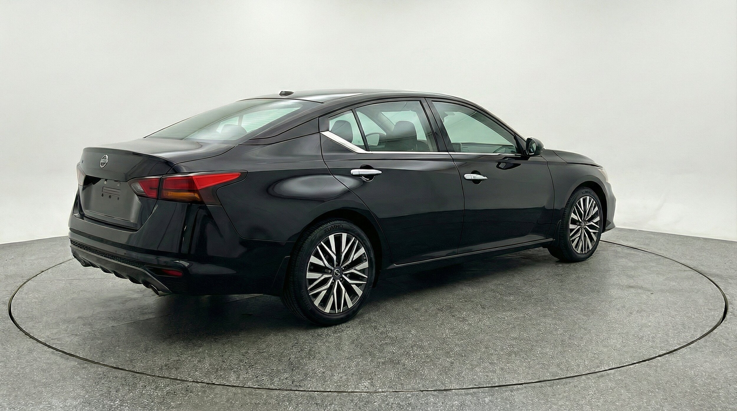 Thumbnail: 2025 Nissan Altima - 9