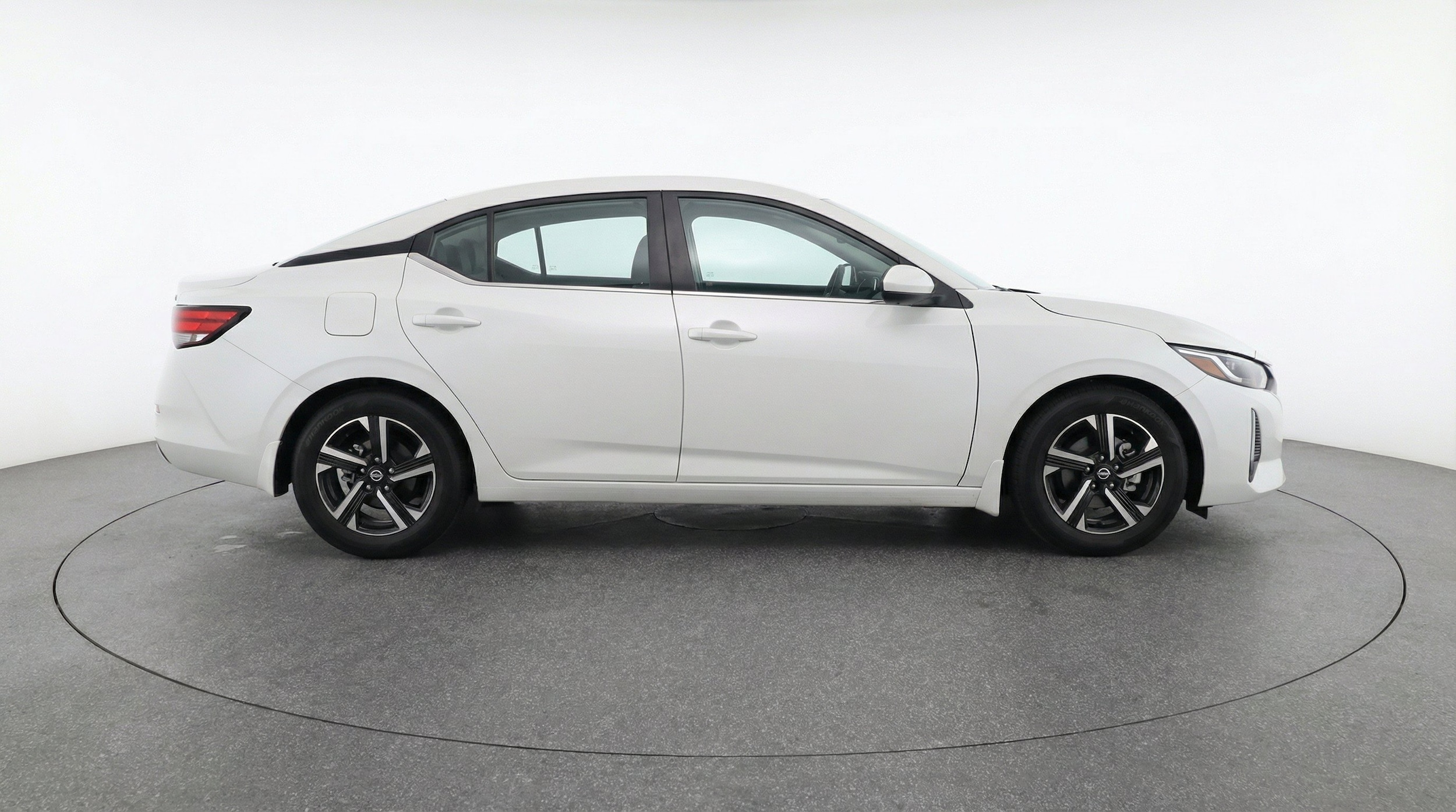 Thumbnail: 2025 Nissan Sentra - 10