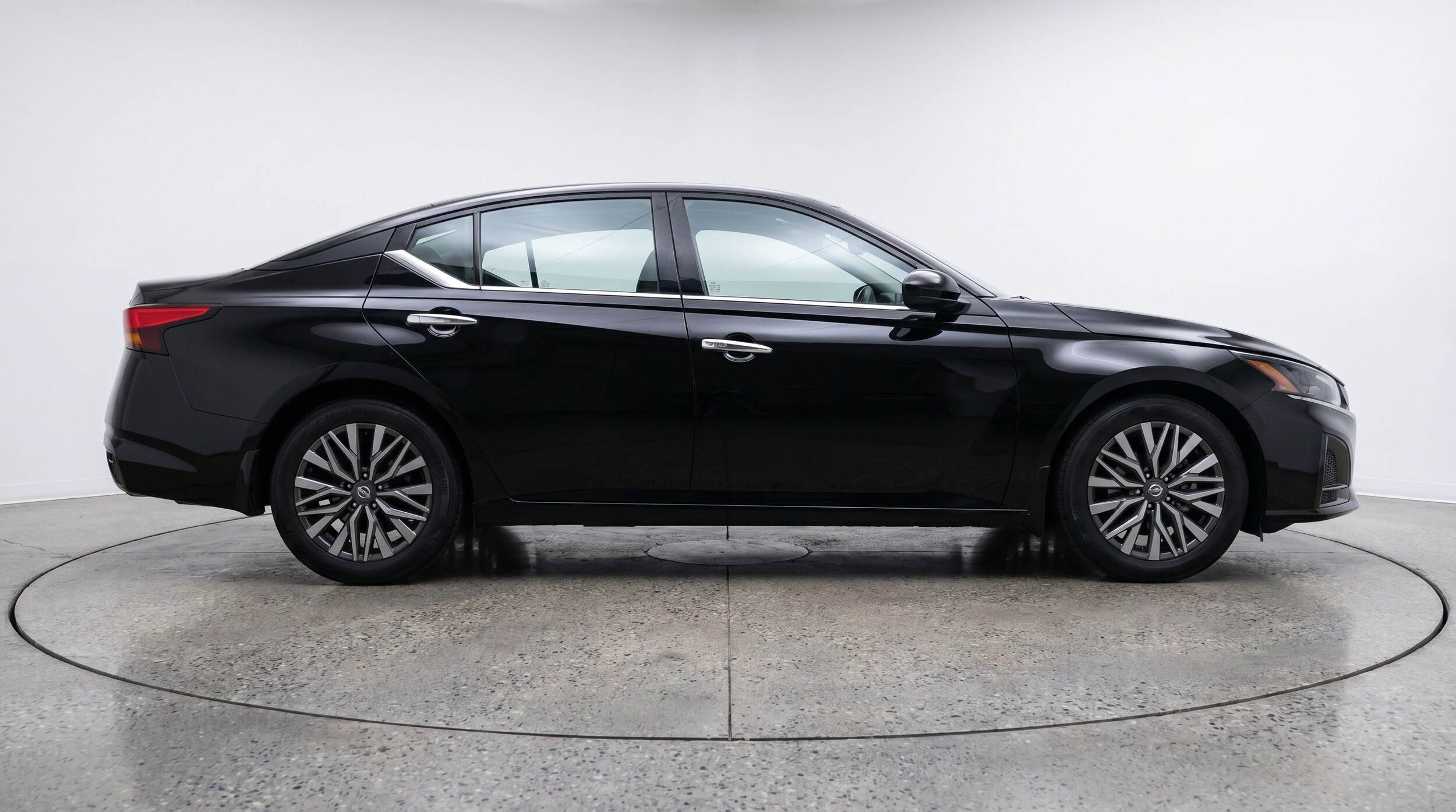 Thumbnail: 2025 Nissan Altima - 10