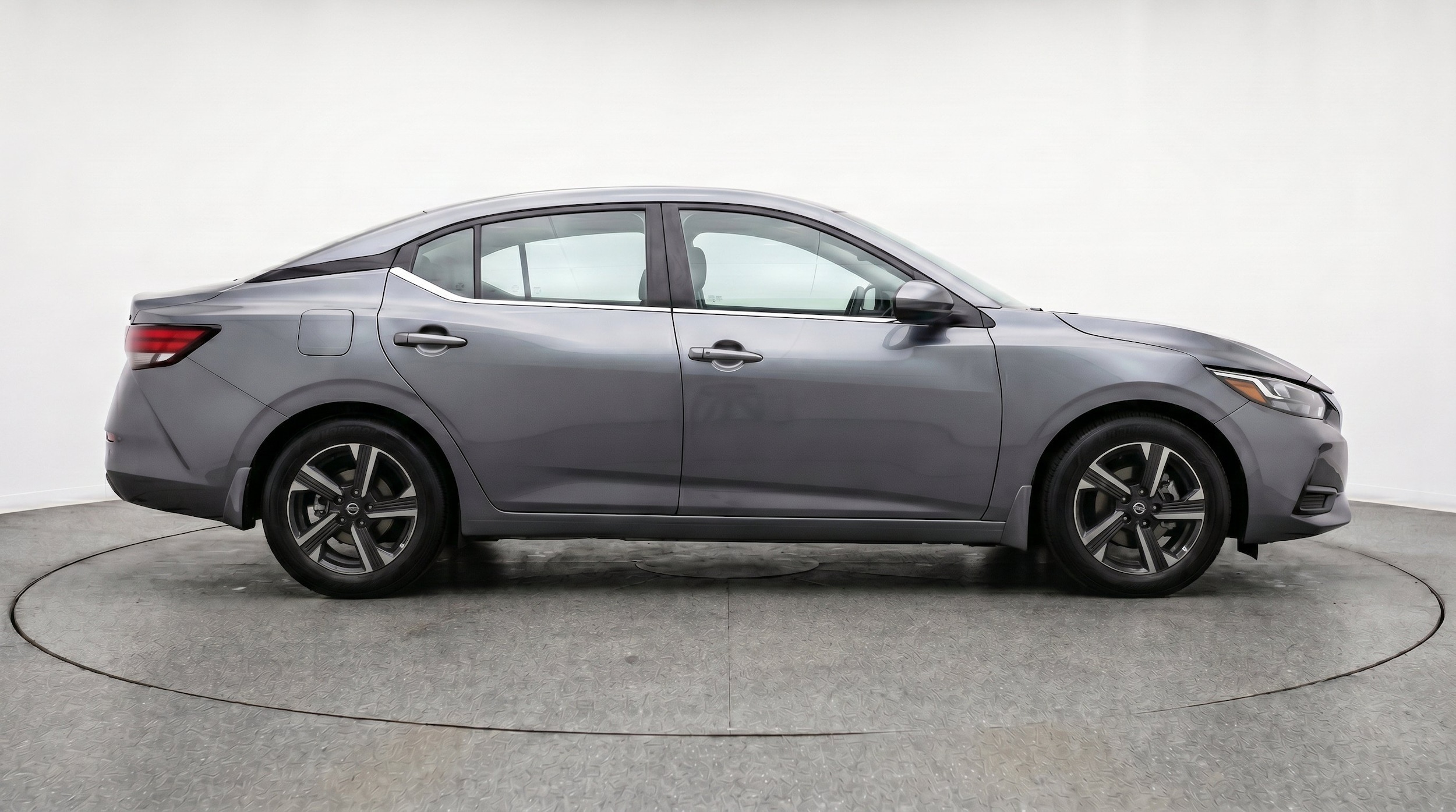 Thumbnail: 2025 Nissan Sentra - 10